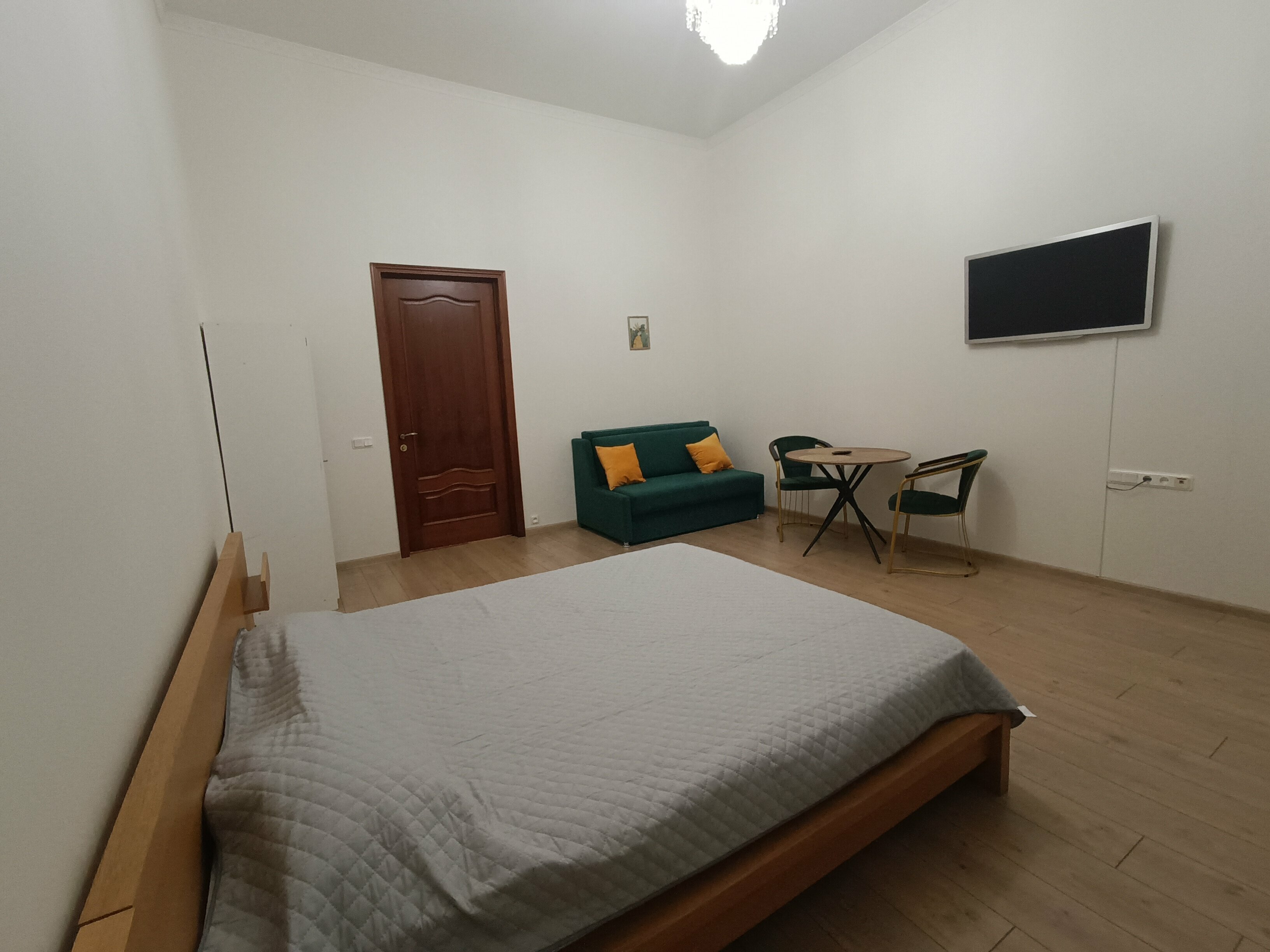 Семейный номер с общим санузлом на Чайковского 24