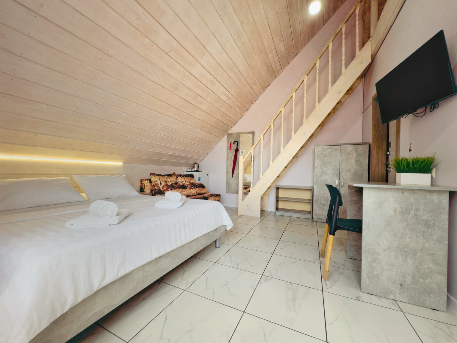 Двухъуровневый сьют с балконом