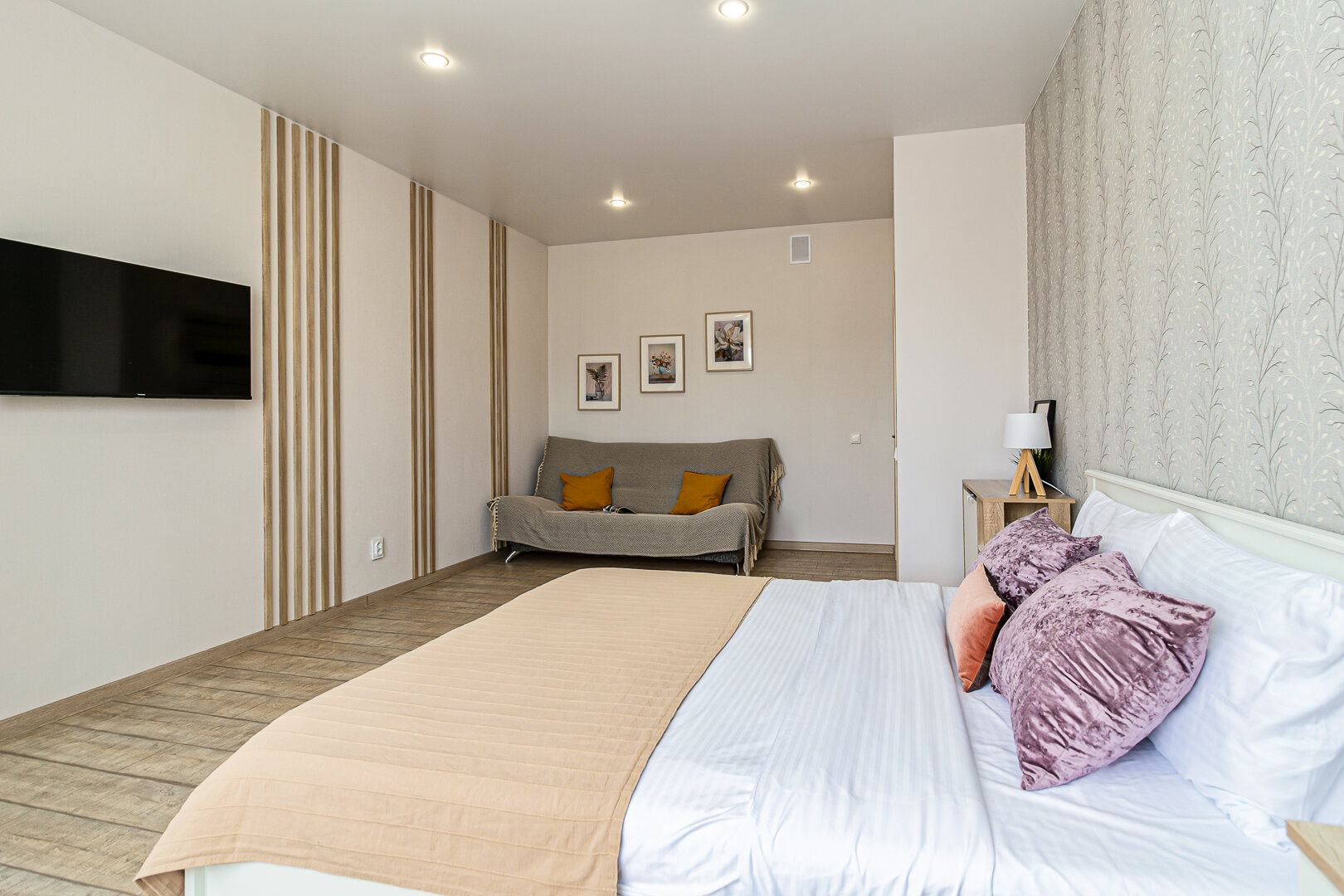 Делюкс Евродвушка на Октябрьской 181/2 с видом на Галерею