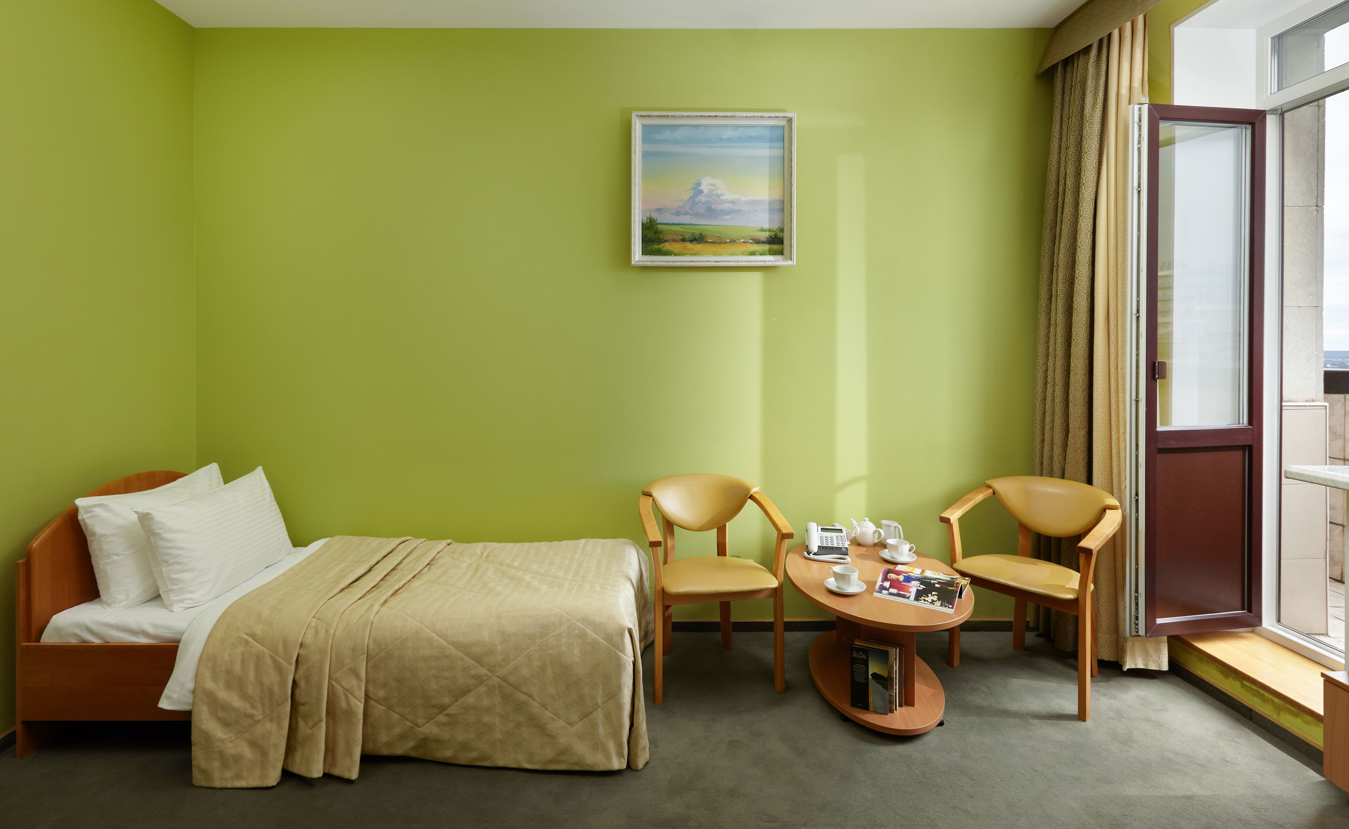 Семейный трёхместный