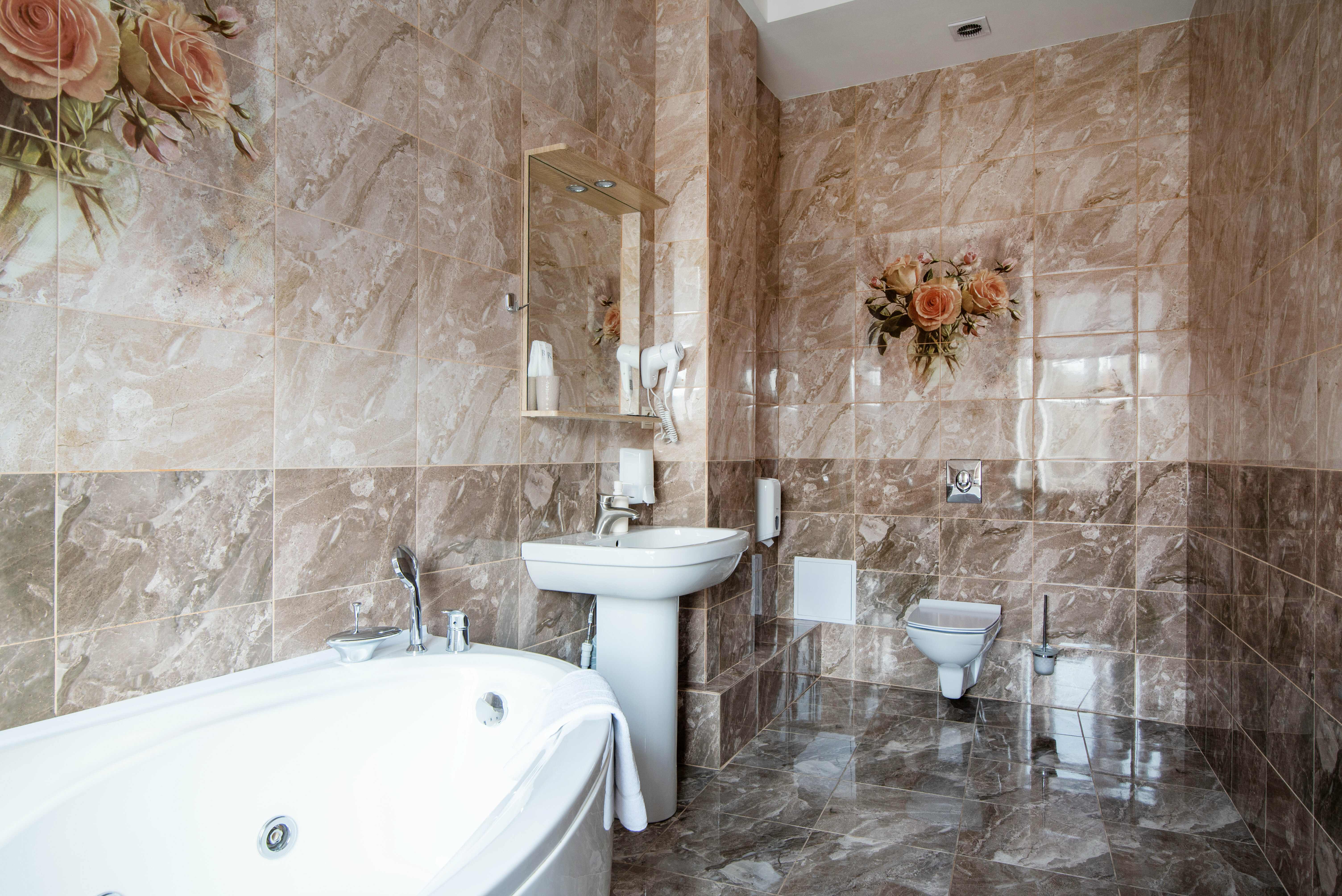 Люкс с кроватью размера «king-size» и гидромассажной ванной