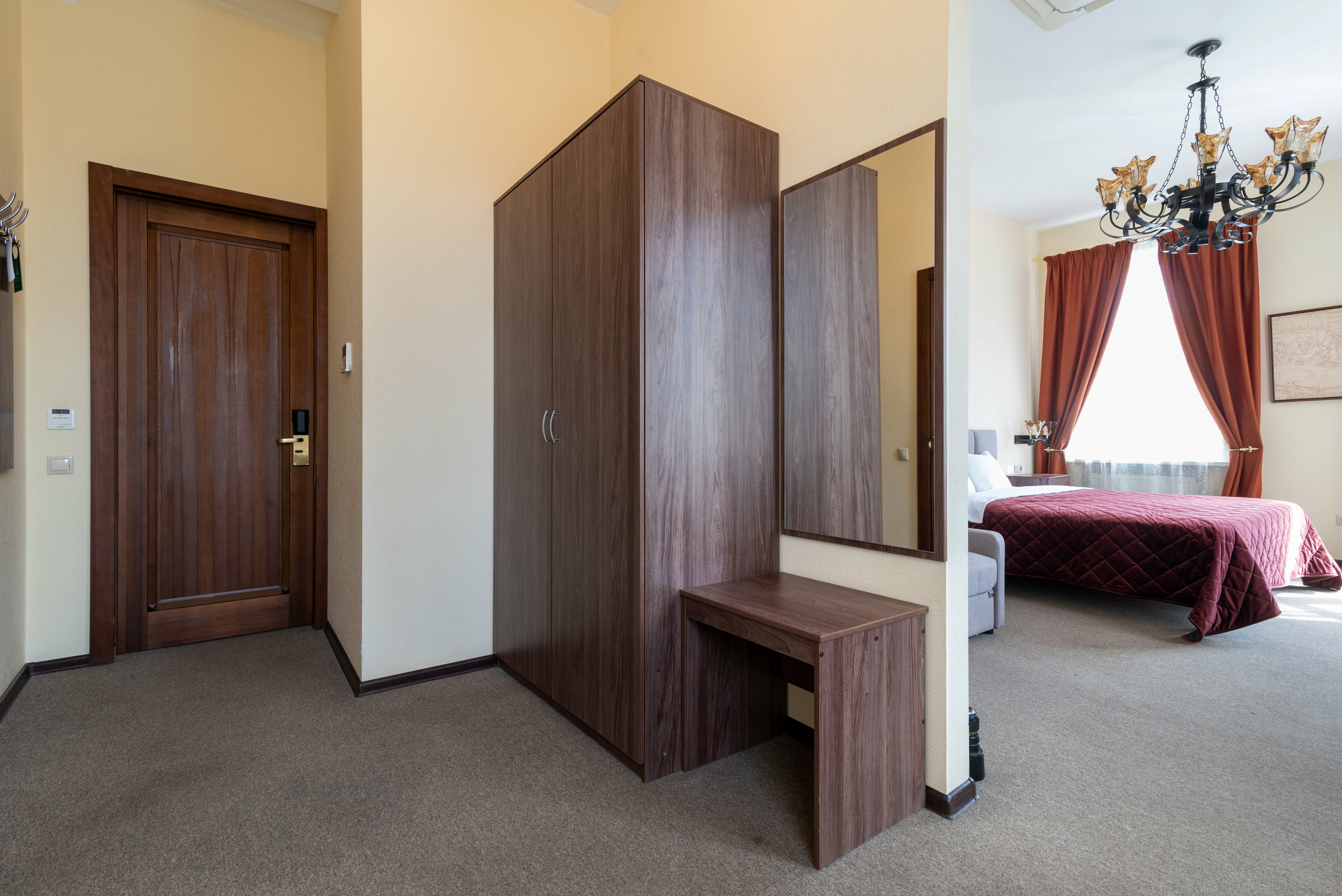 Люкс с кроватью размера «king-size» и гидромассажной ванной