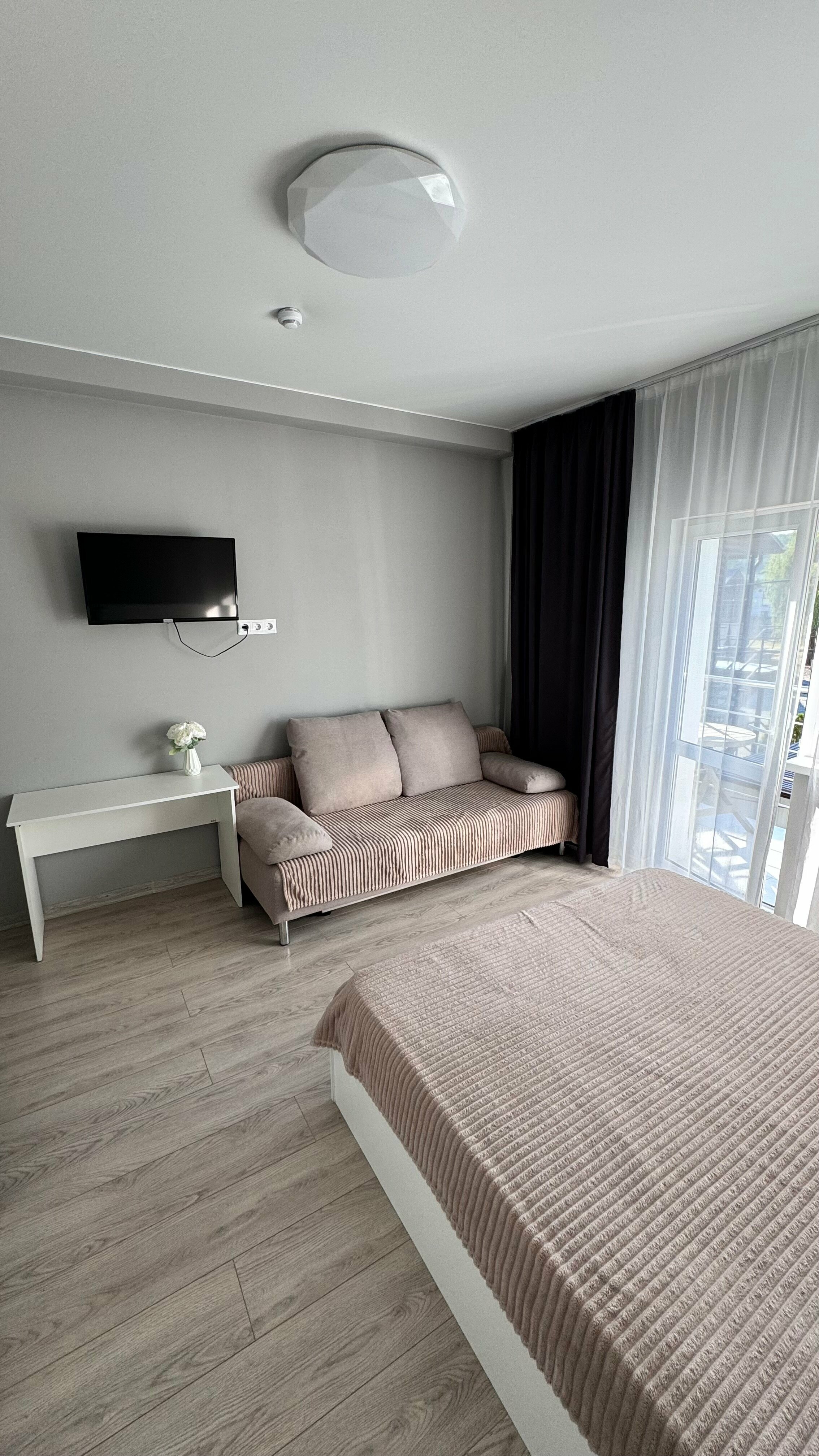 Четырехместный номер с балконом