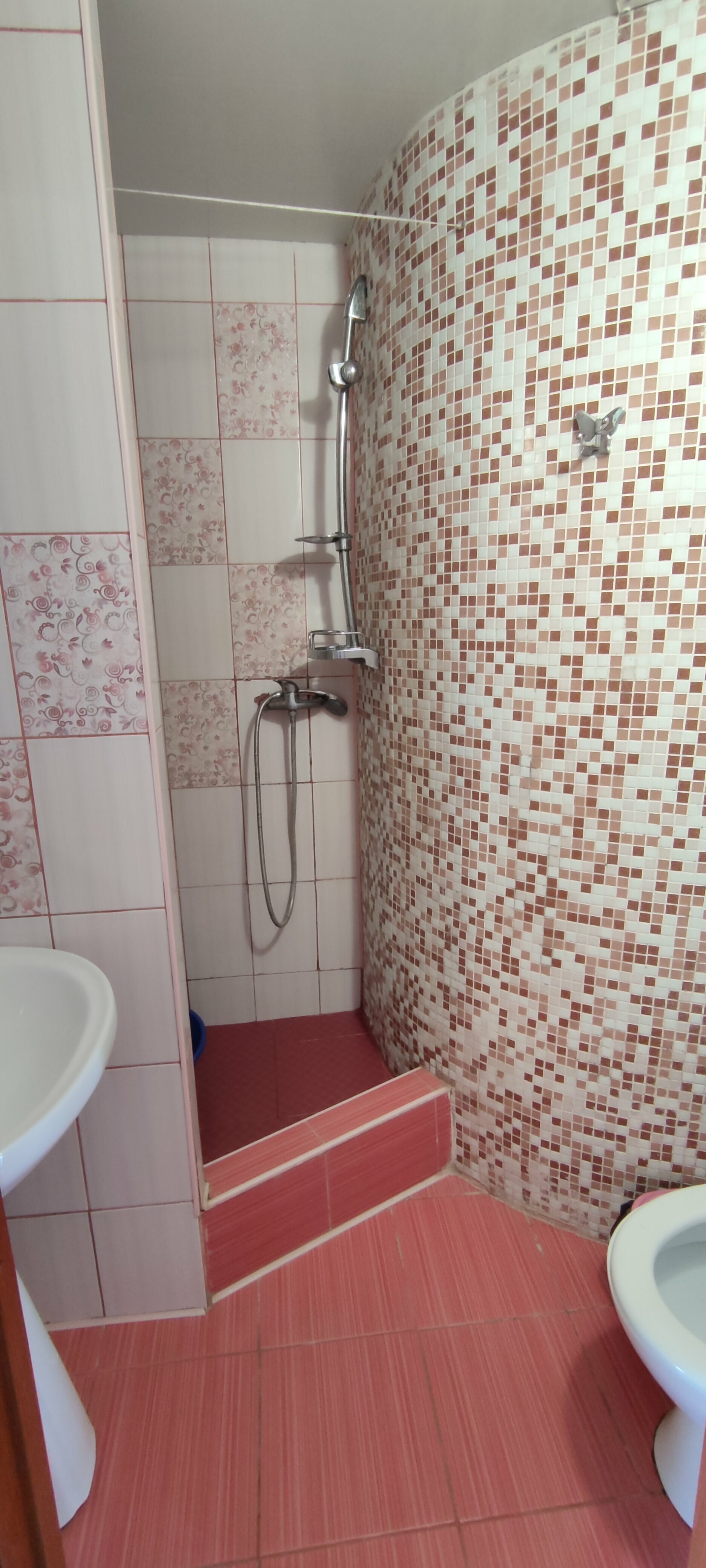 Трехместный номер с кухней и выходом на террасу.