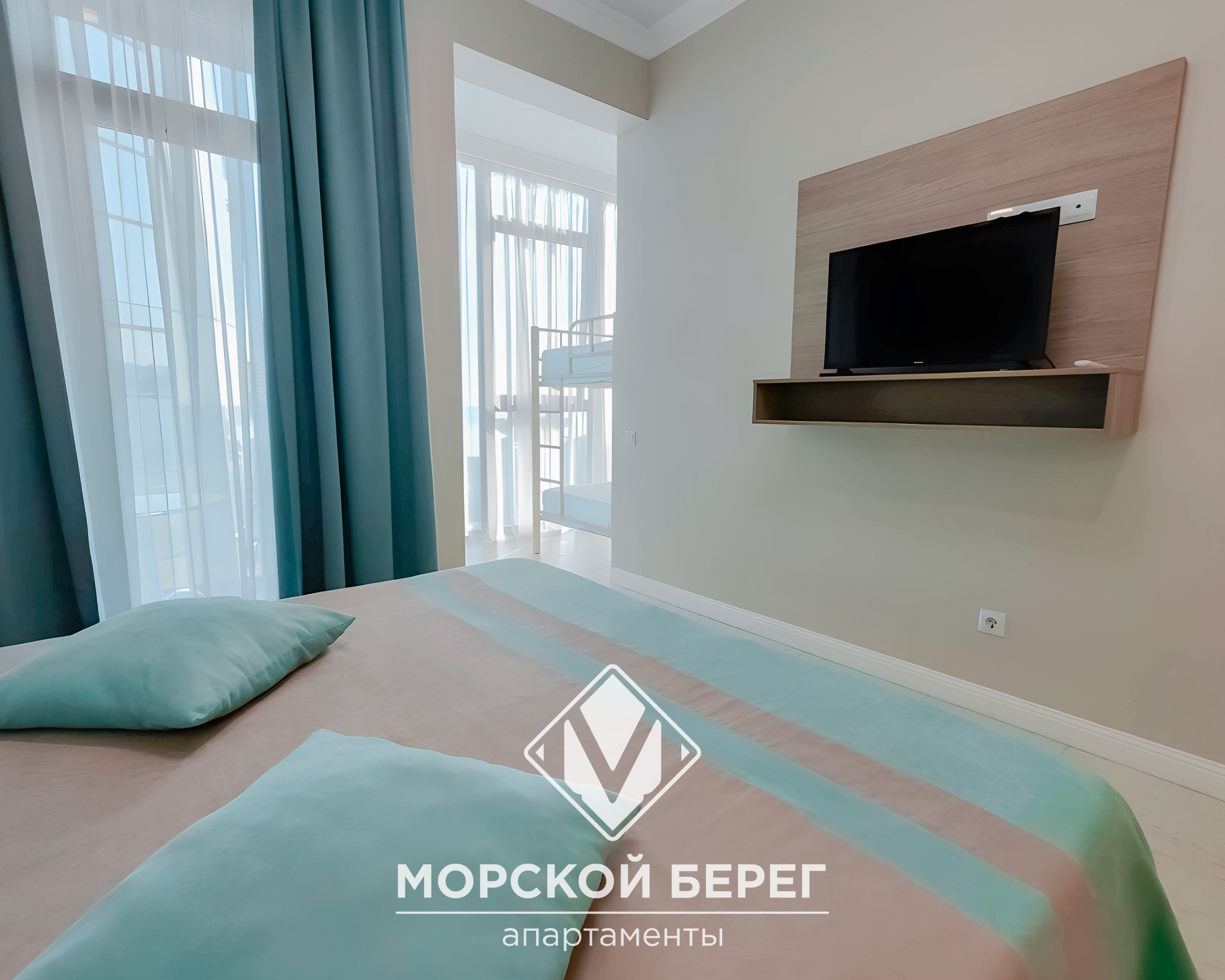 Семейный номер с видом на море