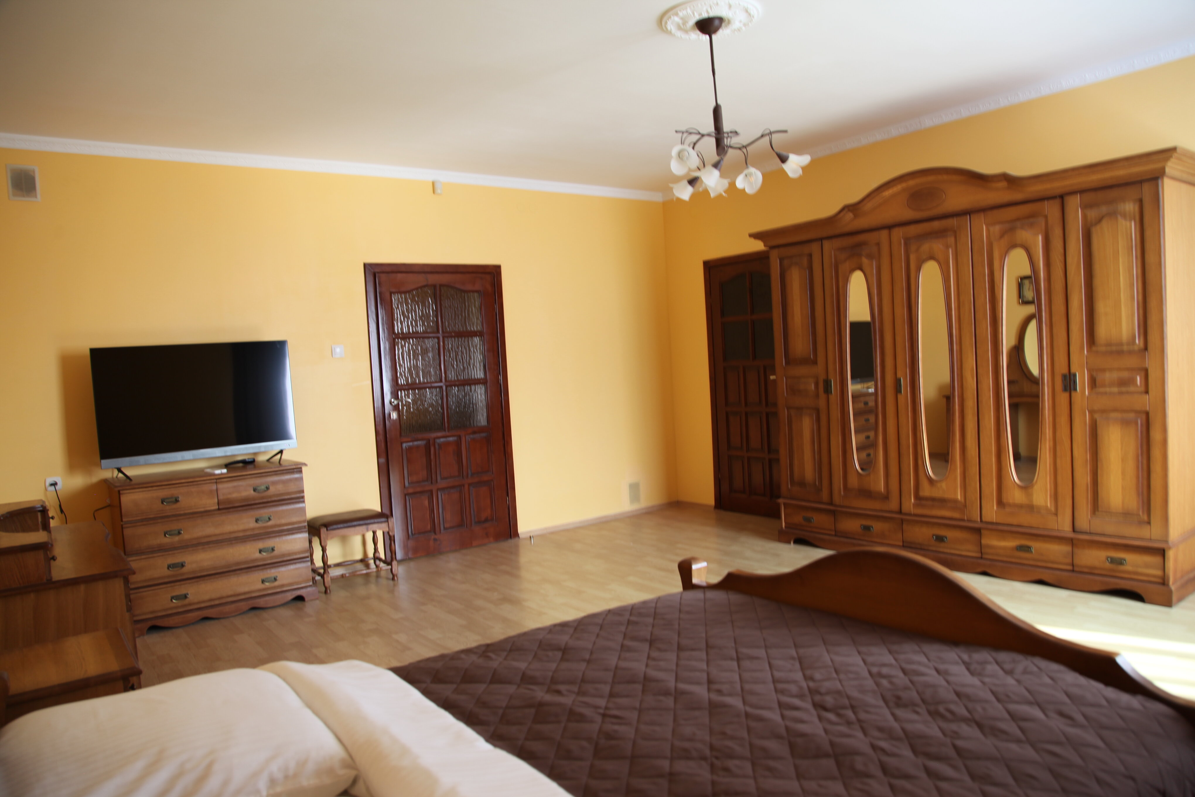 Cемейный номер с собственной ванной комнатой