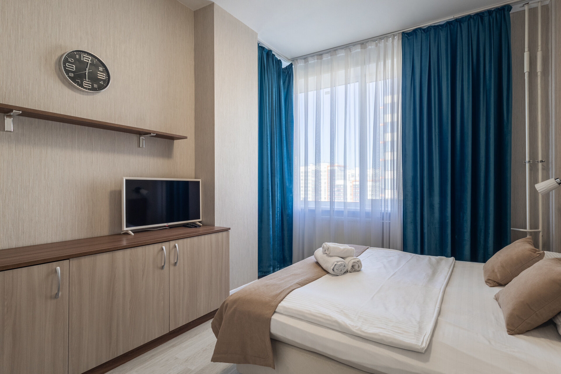 Делюкс на 18 этаже с видом на парк и большой лоджией