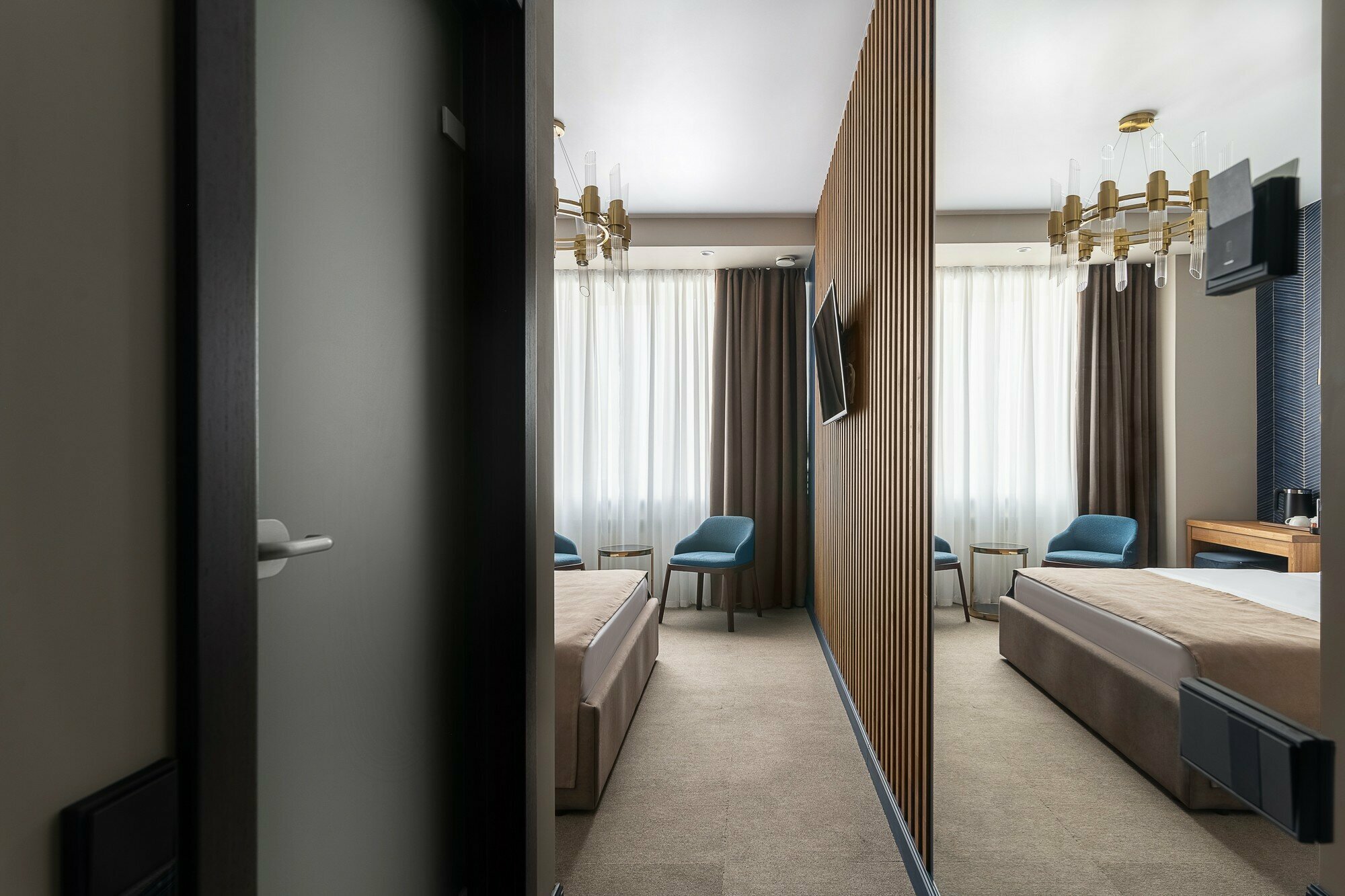 Улучшенный с видом на город