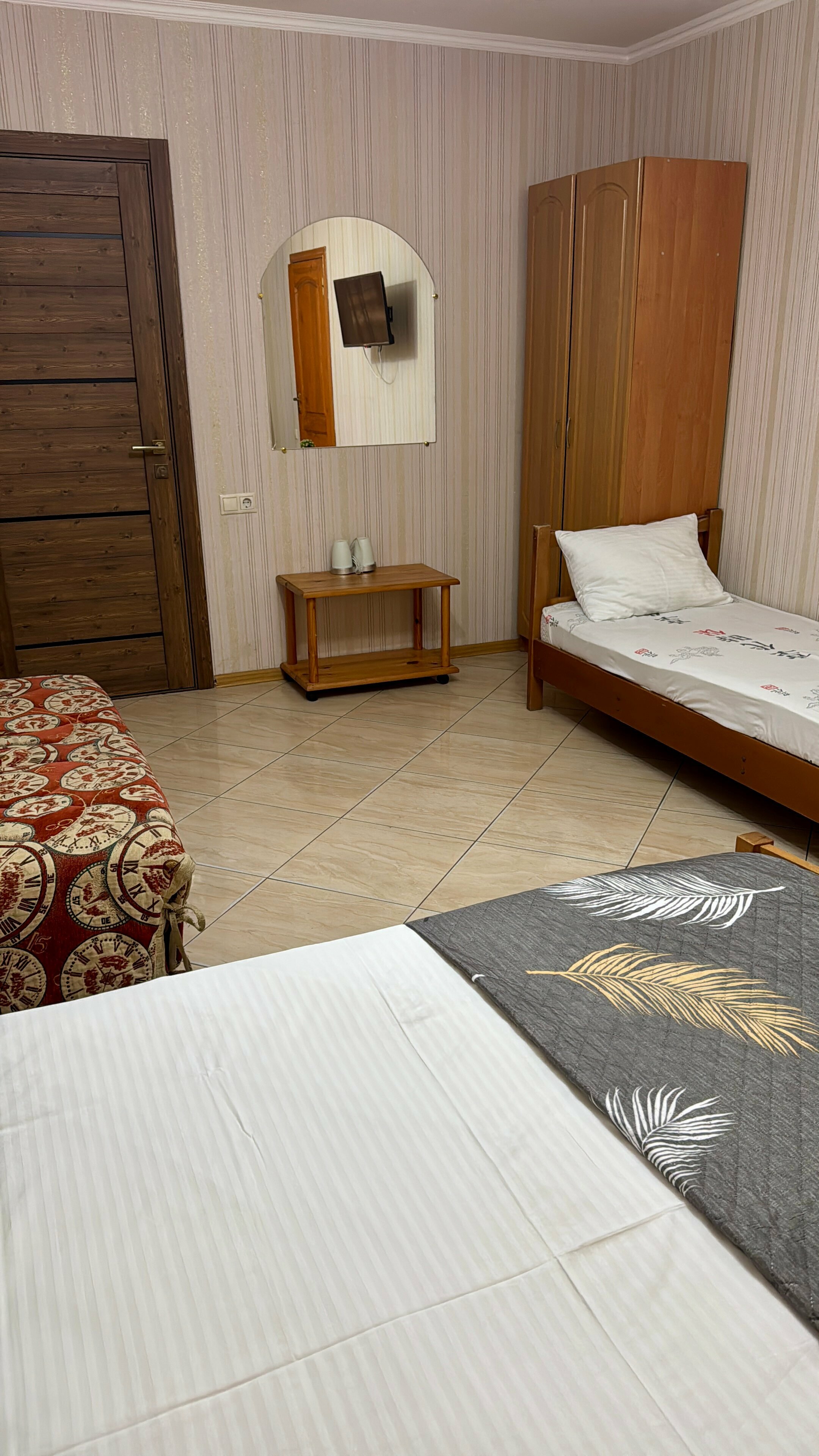 Cемейный номер с собственной ванной комнатой