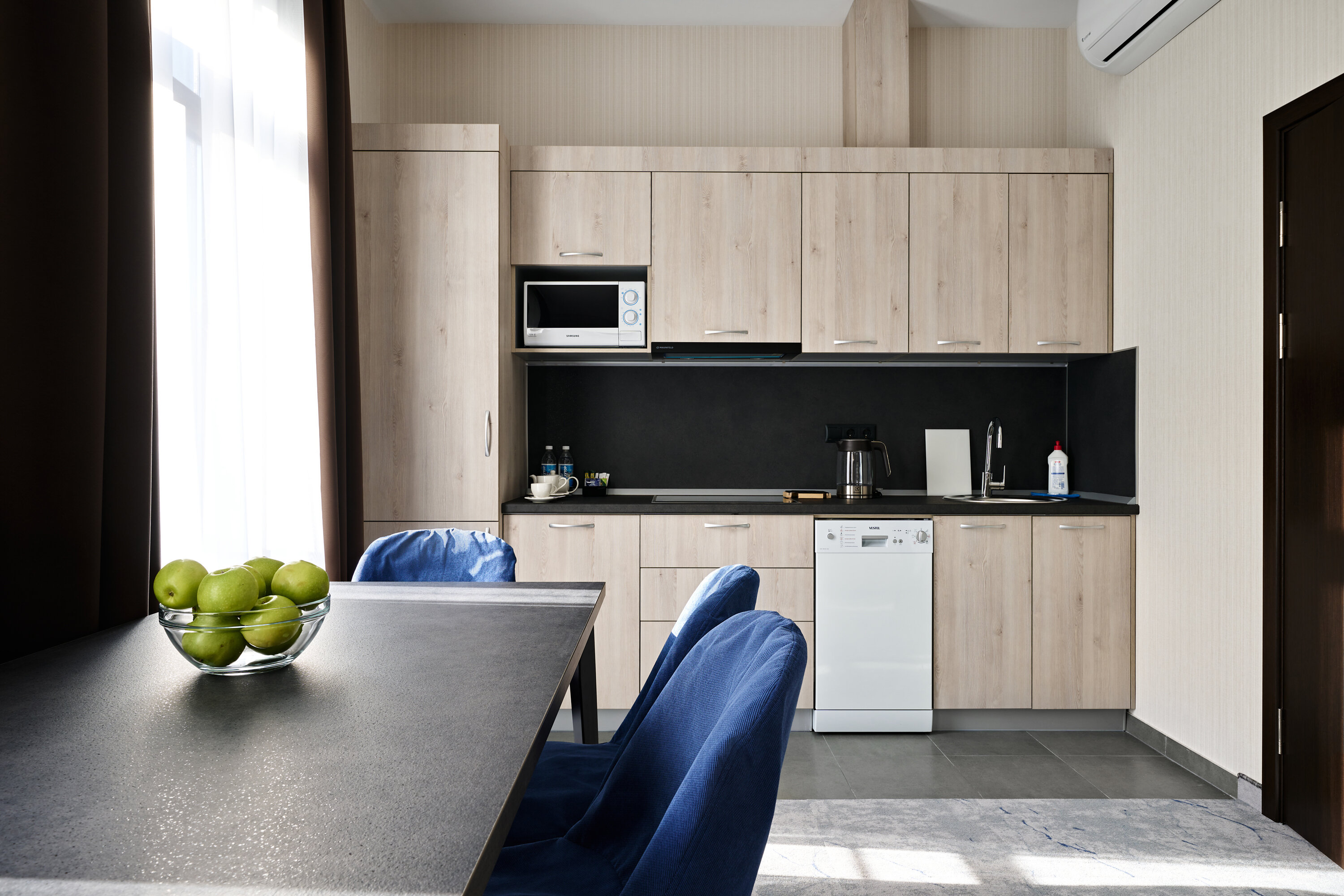 1-комнатные Апартаменты Делюкс с видом на озеро и балконом