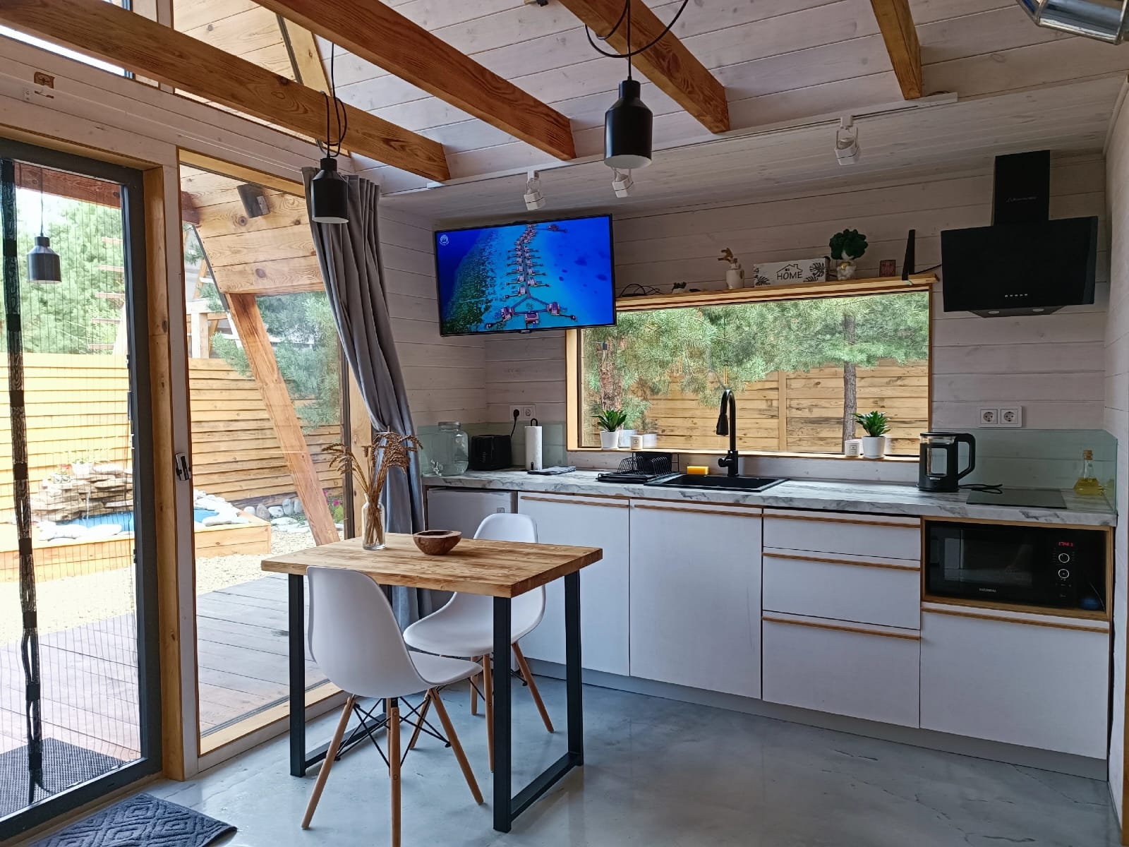 Дом в лесу с баней и холодной купелью