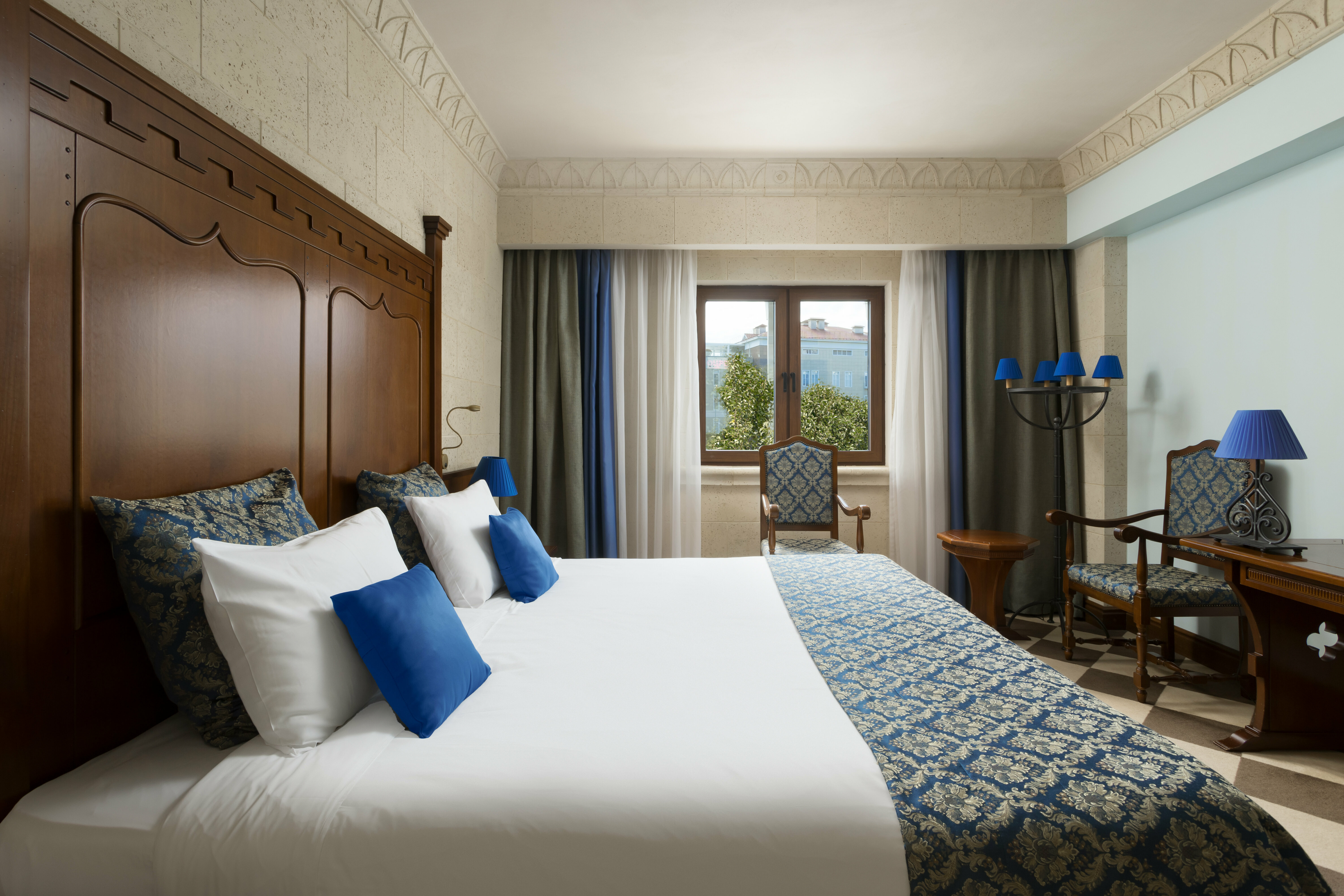 Стандарт для маломобильных гостей в Рыцарском корпусе (+ билеты  в Сочи Парк)