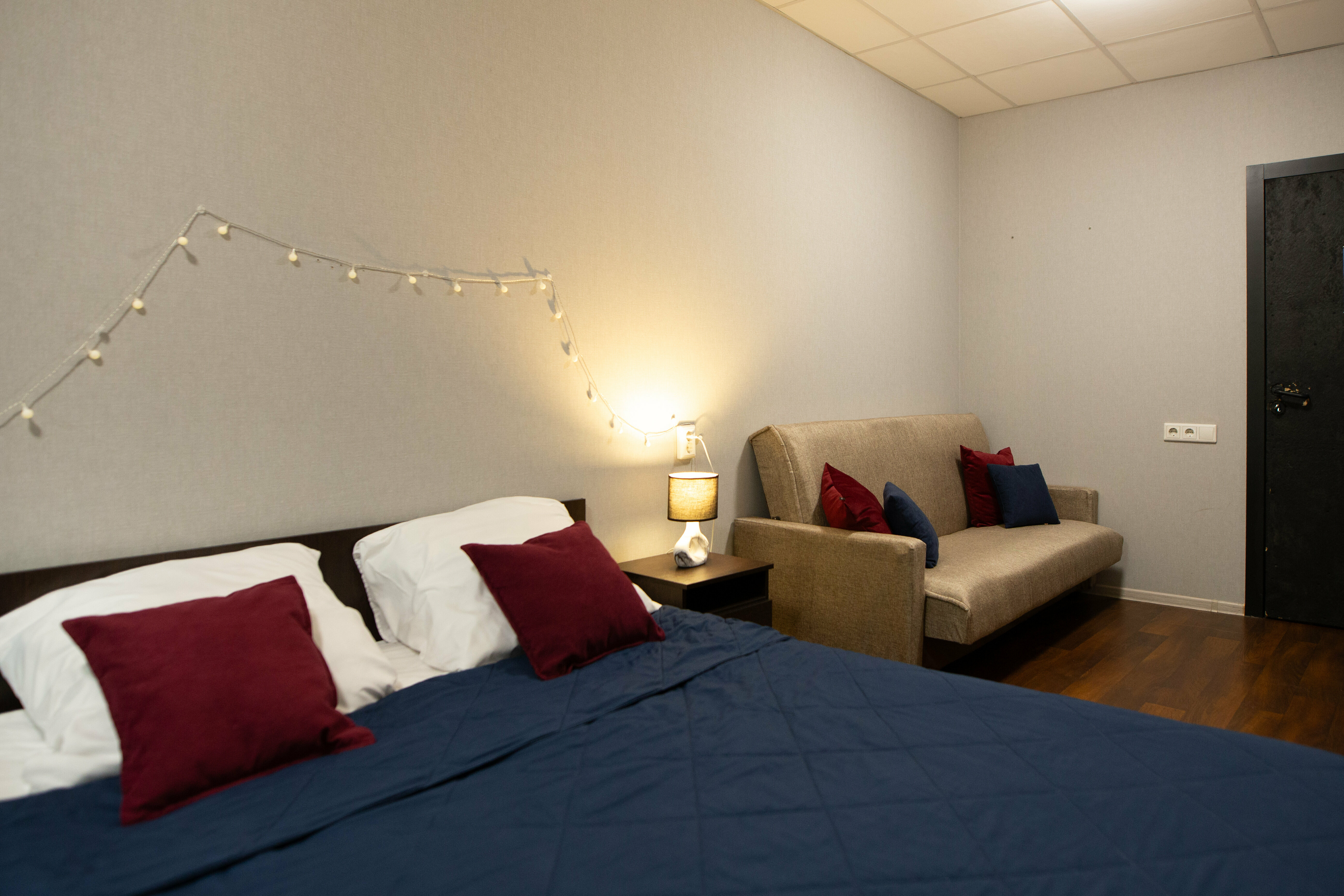 Семейный номер с общей ванной комнатой