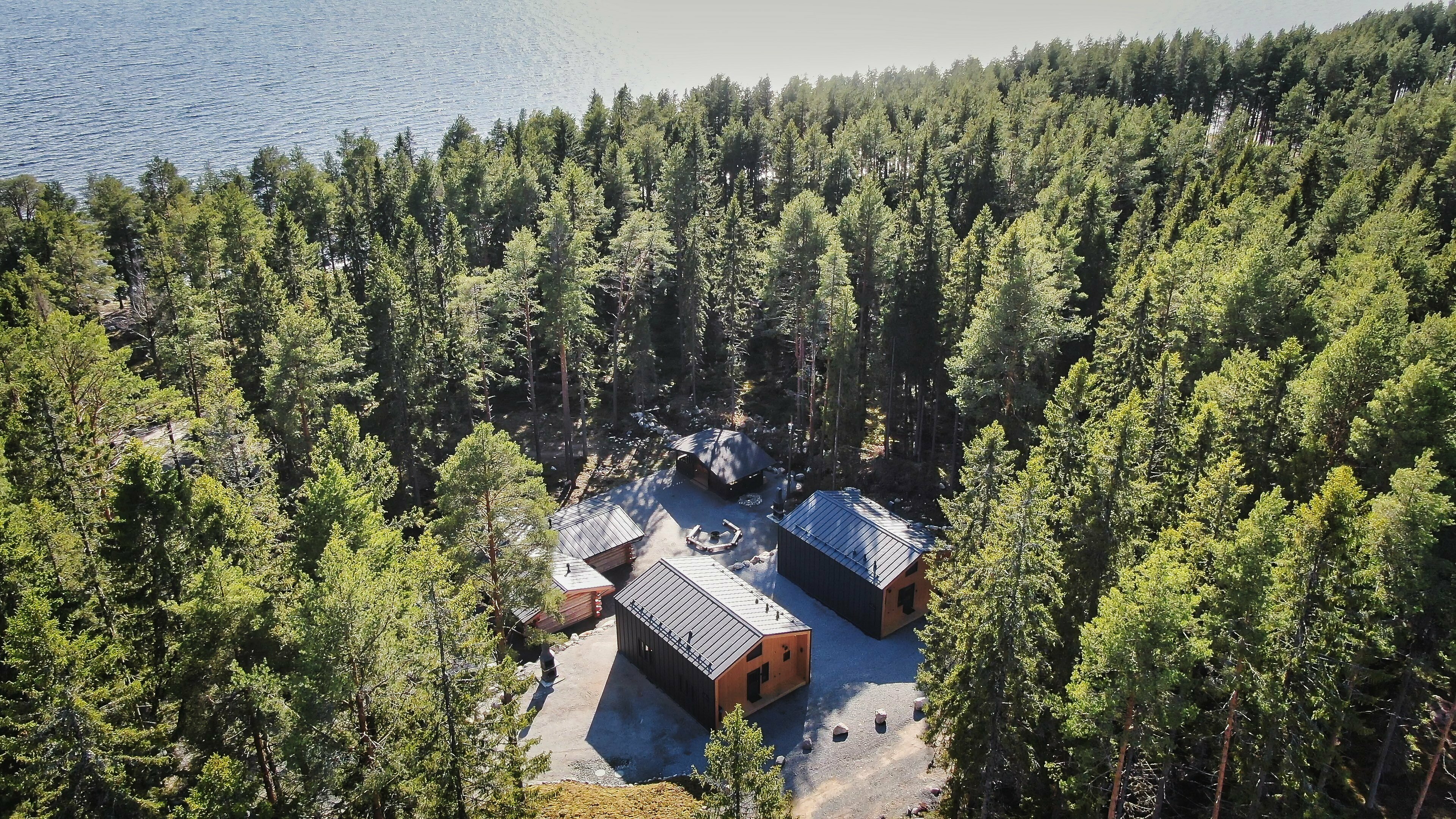 Трехместный номер с видом на озеро