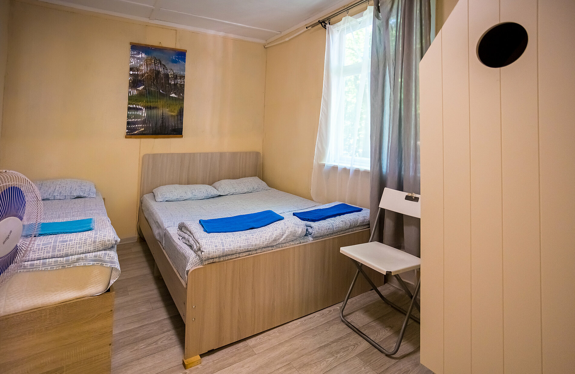 Трехместный номер с общим туалетом