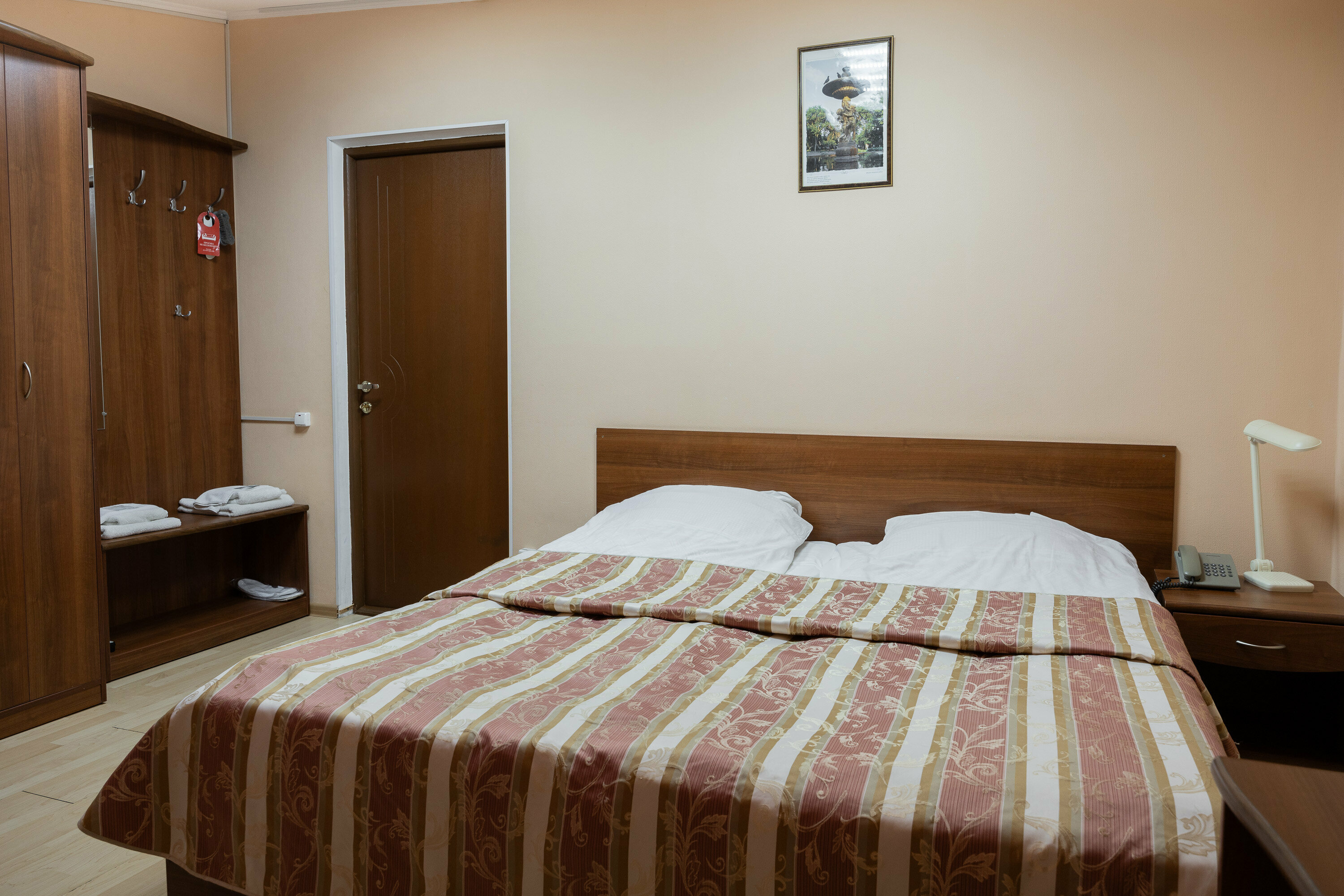 Двухместный двухкомнатный семейный номер с общим санузлом без кондиционера