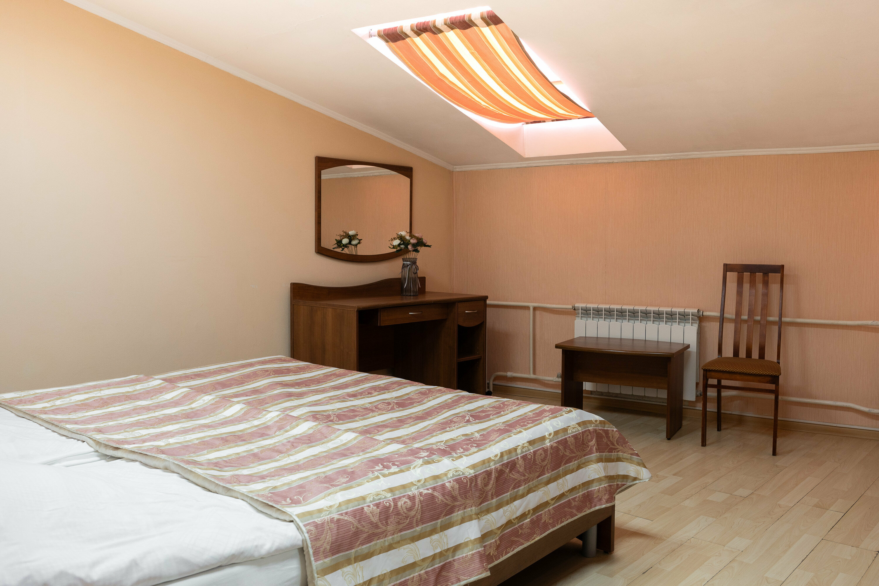 Двухместный двухкомнатный семейный номер с общим санузлом без кондиционера