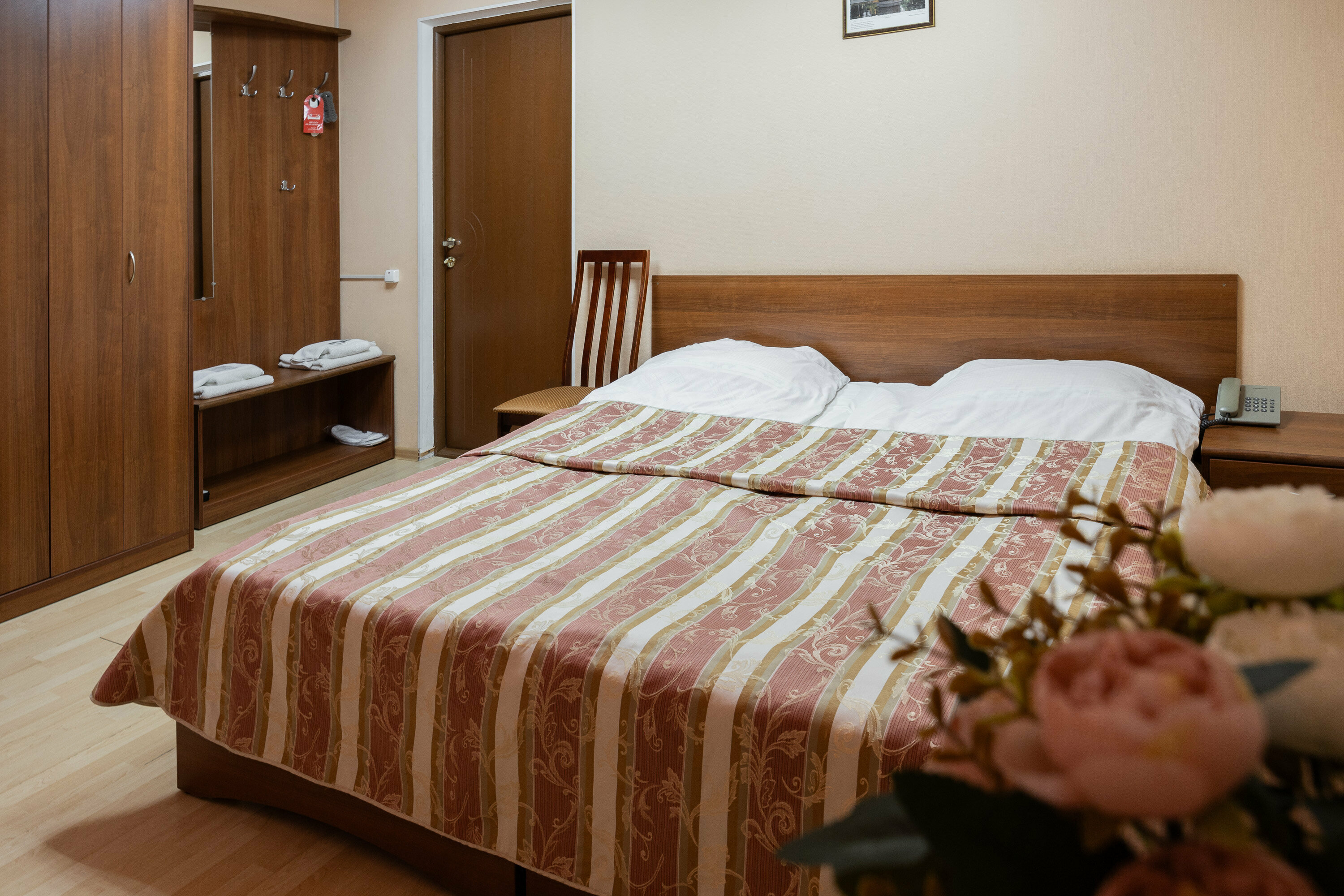 Двухместный двухкомнатный семейный номер с общим санузлом без кондиционера