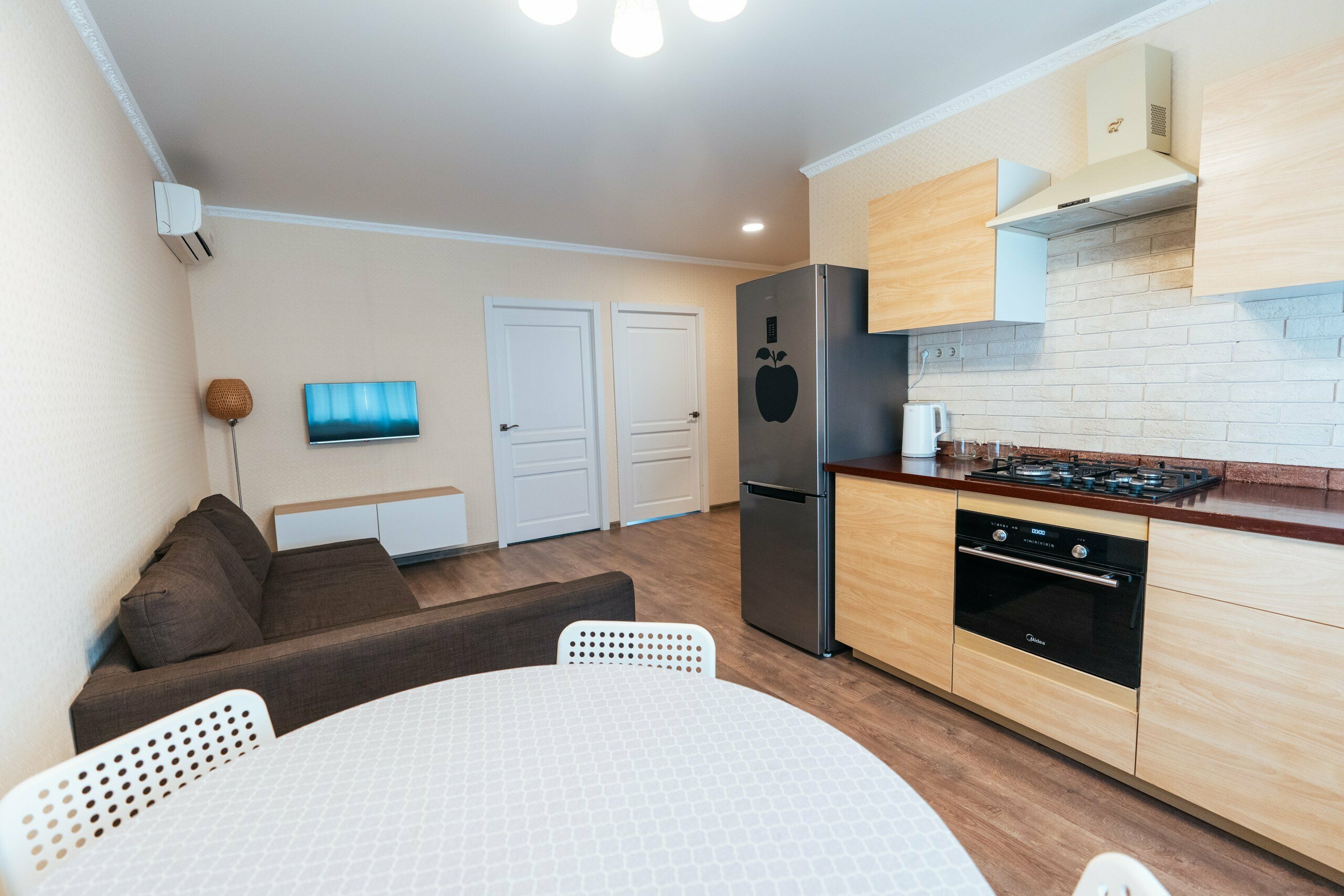 Люкс с кухней-столовой