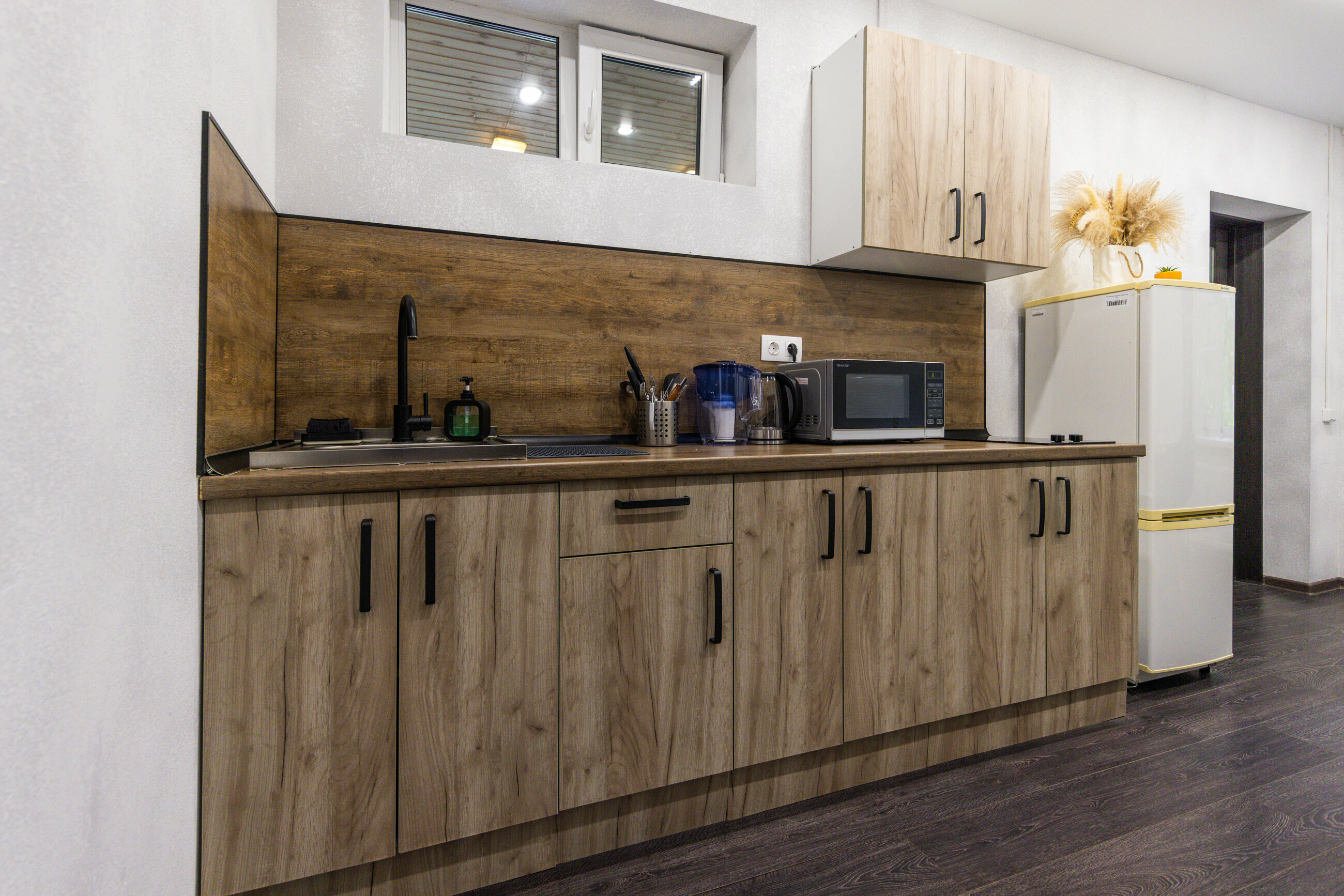 Дом с балконом