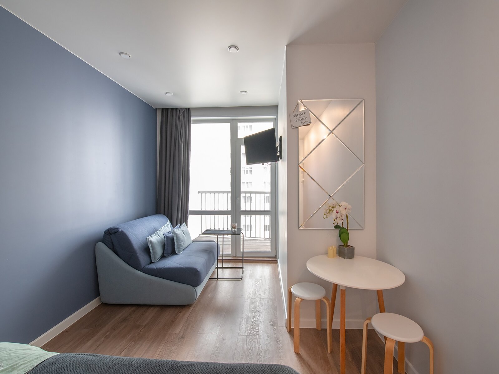 Трехместный номер с балконом