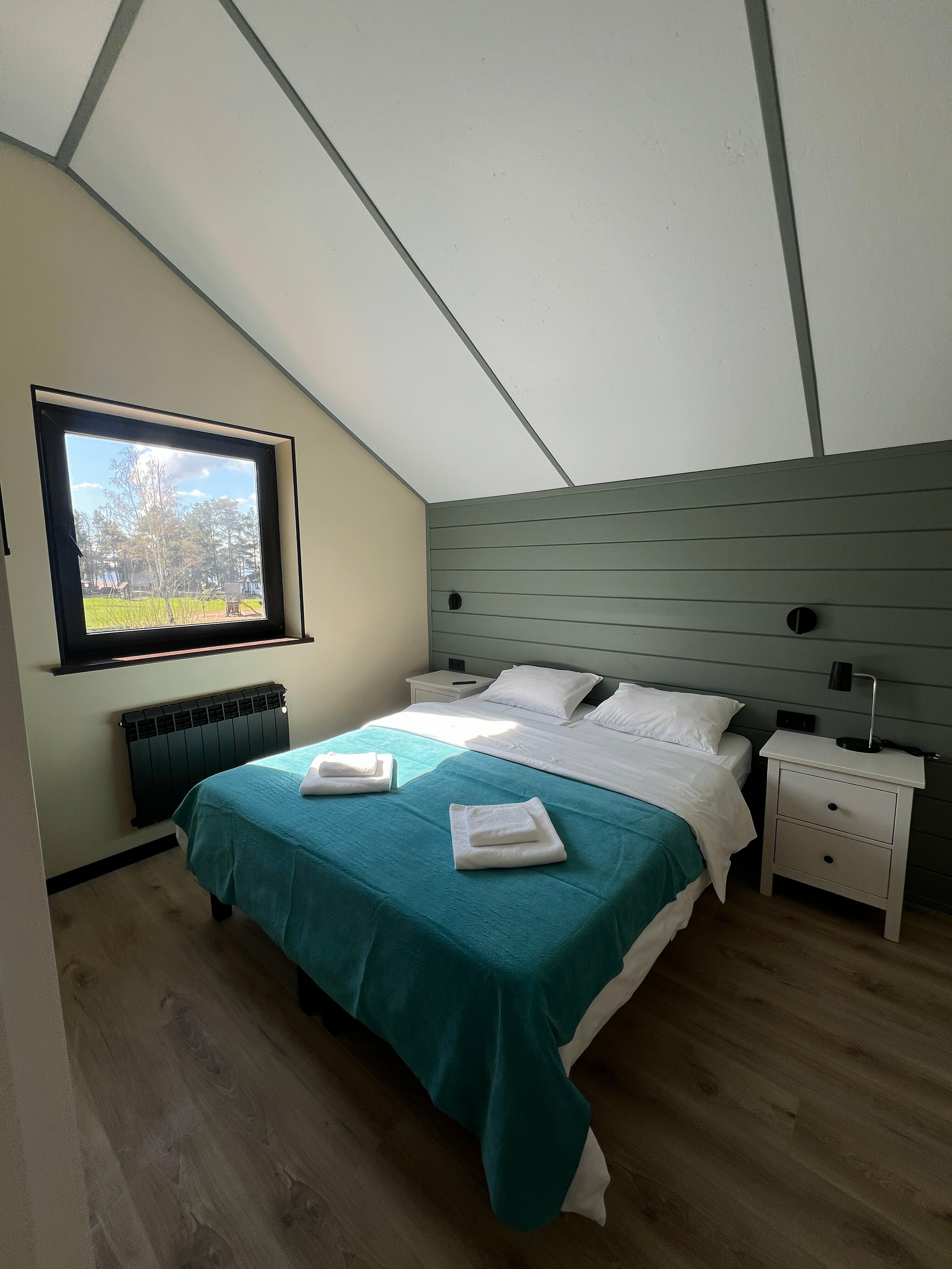 Коттедж с 4 спальнями и купелью (Дуплекс)  (растопка купели не включена в стоимость)