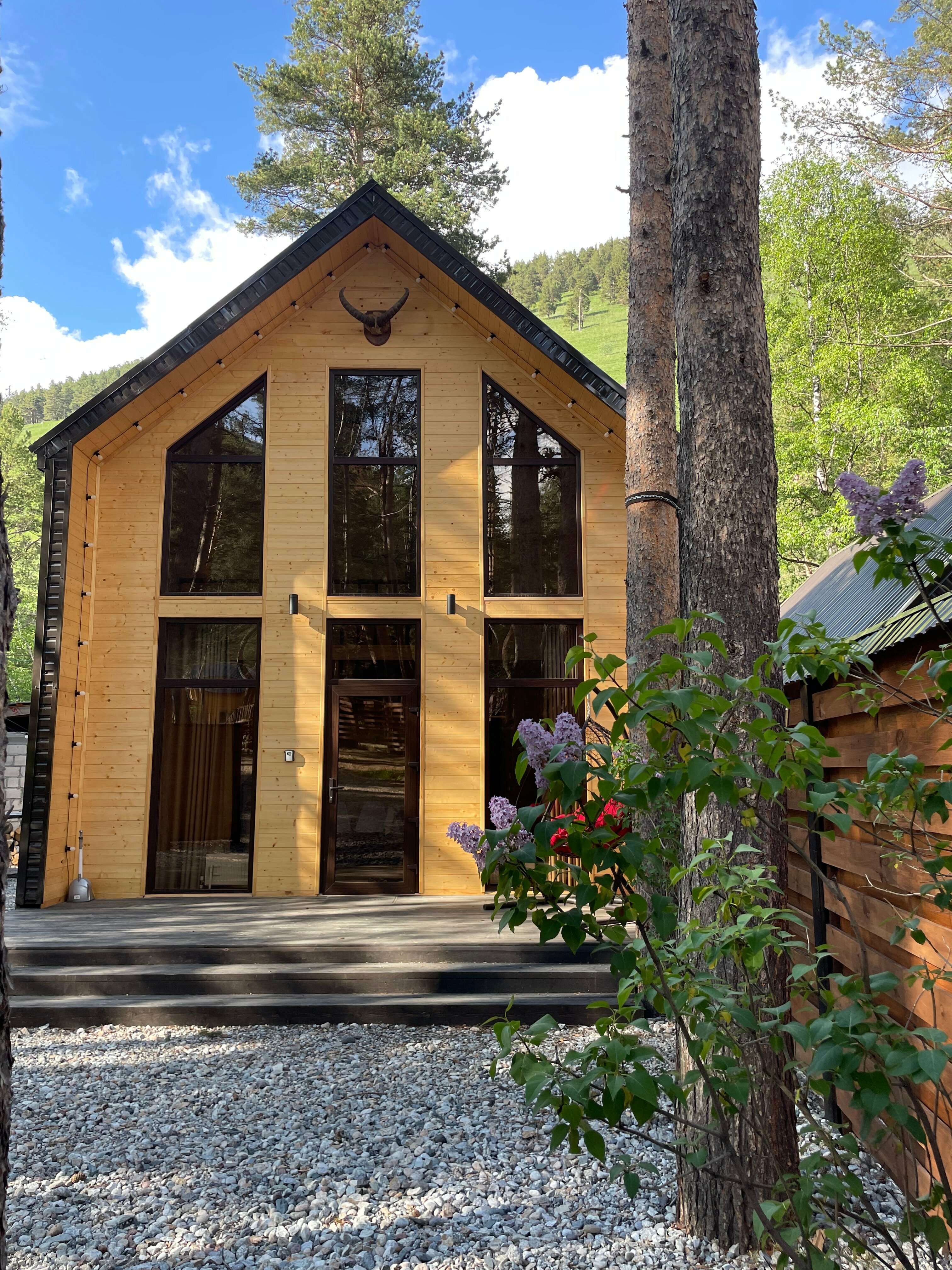 Дом с видом на горы