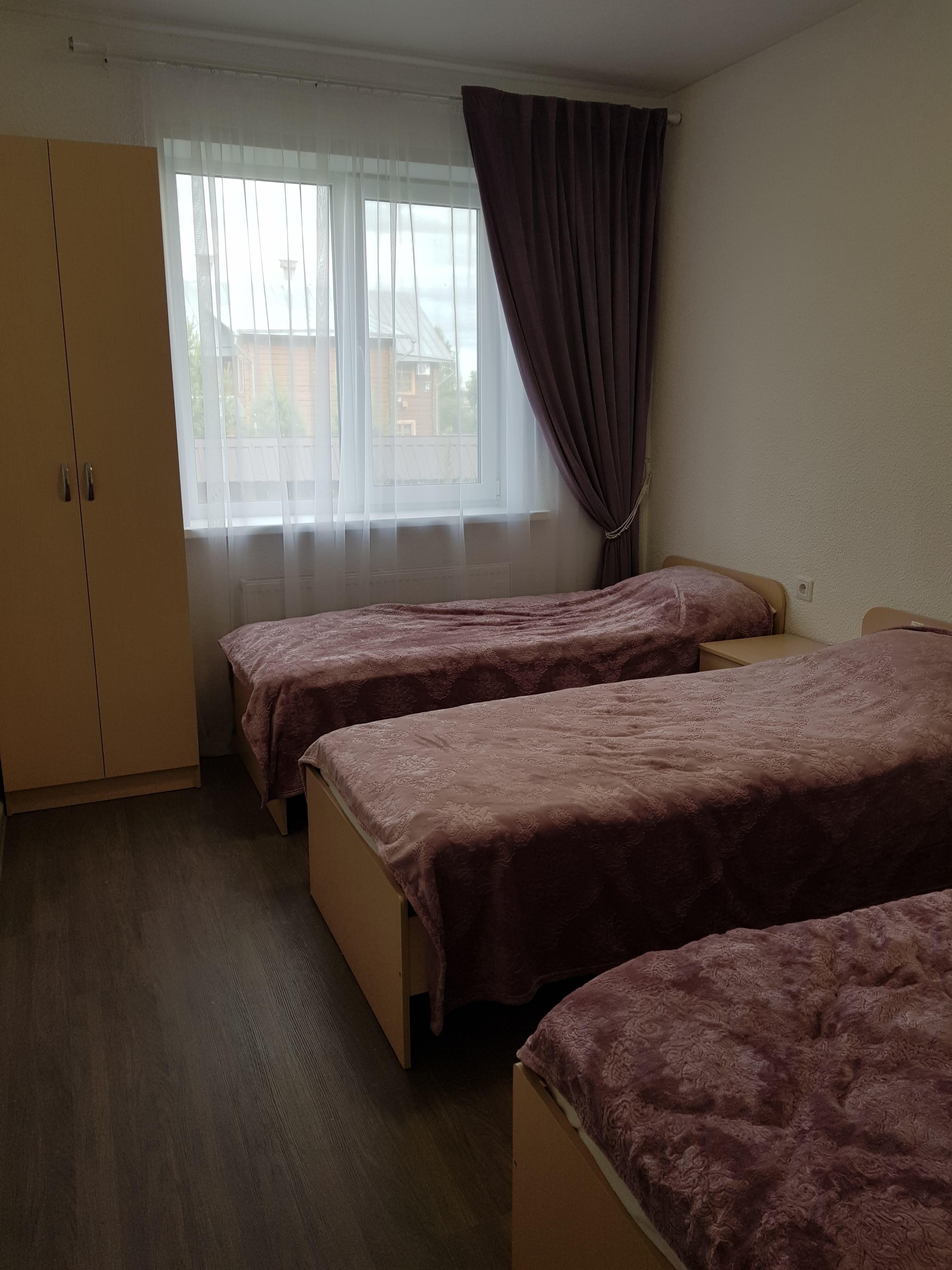 Трехместный номер «Комфорт» с душем