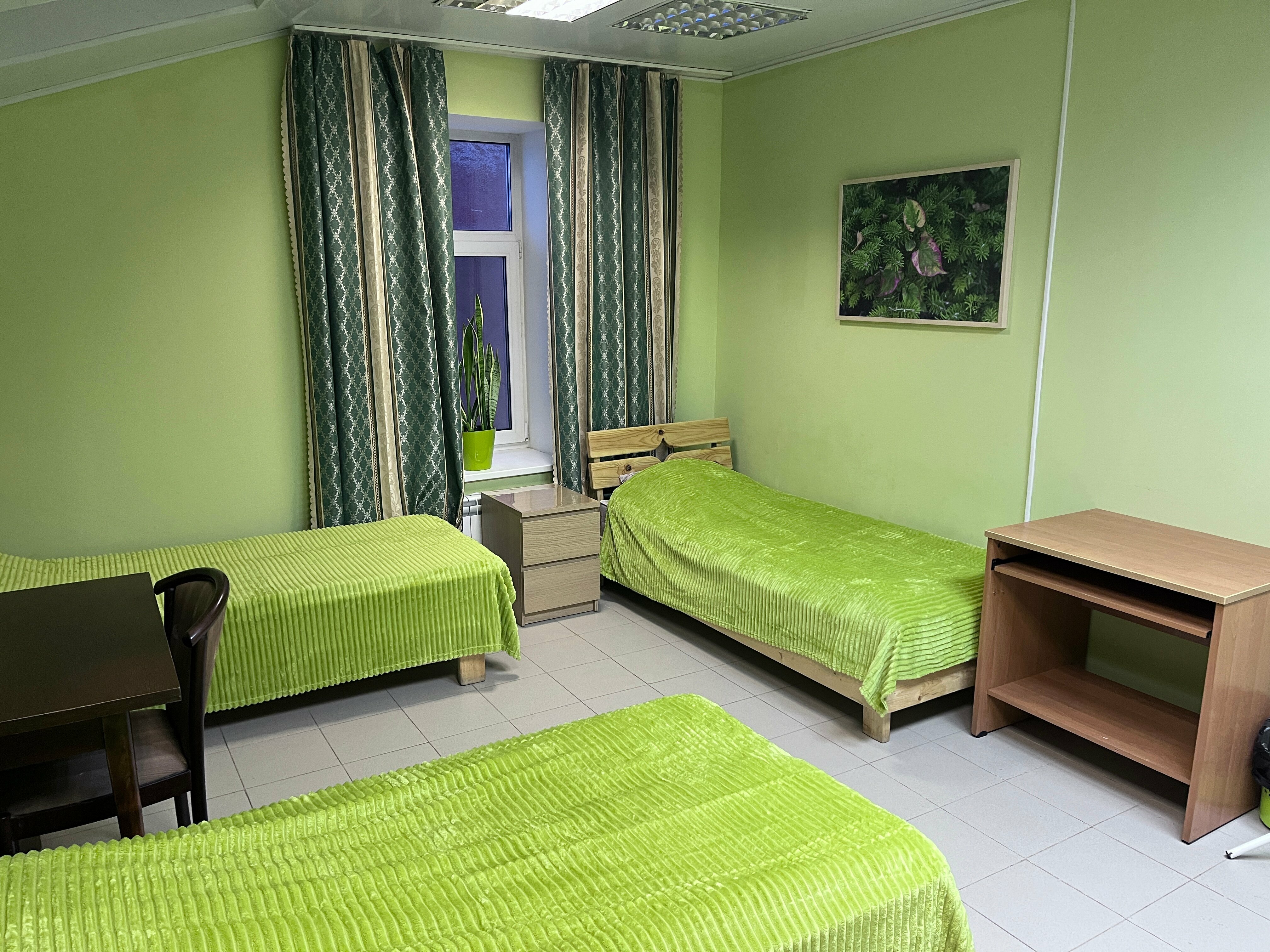 Односпальная кровать в общем номере