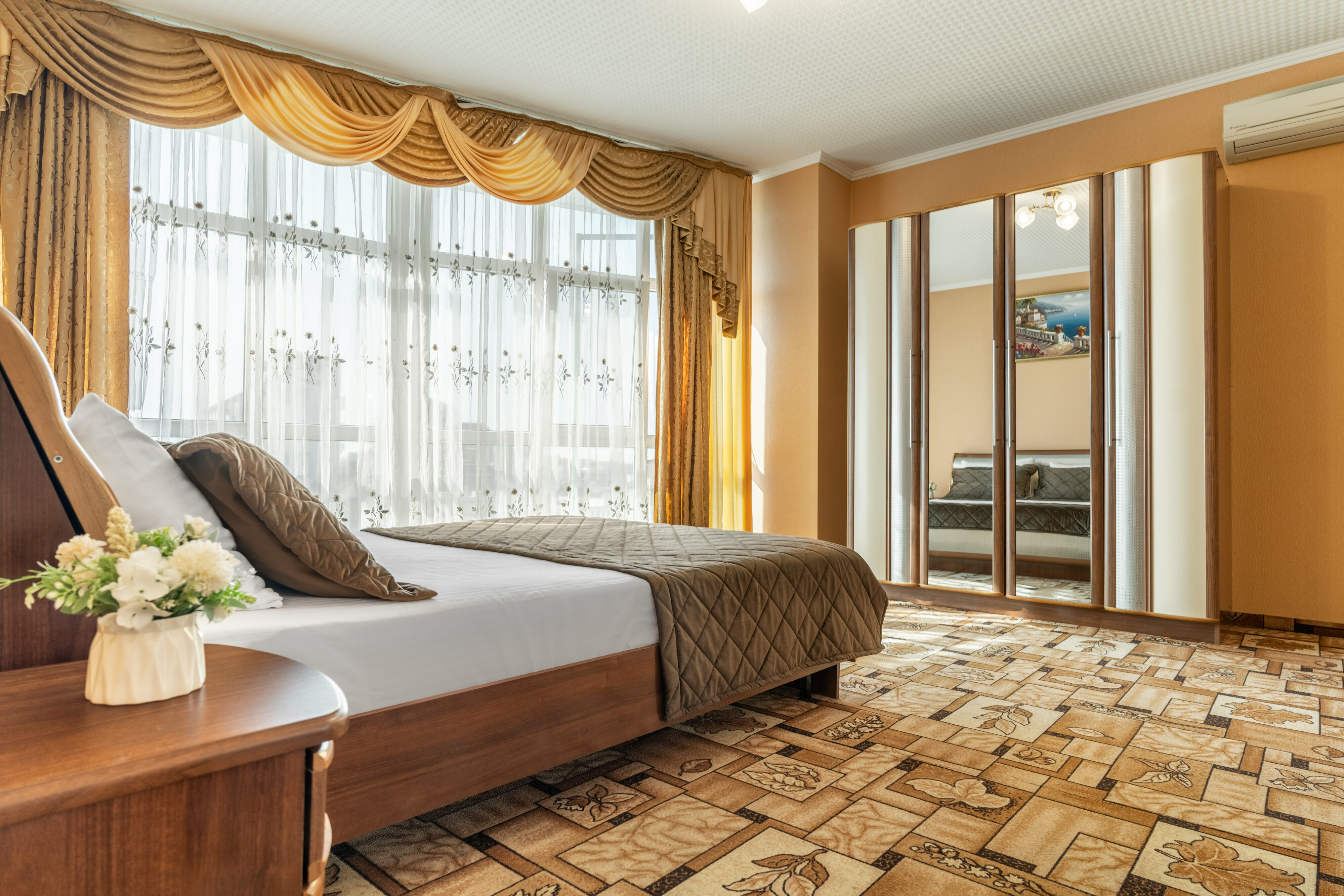 Апартаменты двухкомнатные с кухней