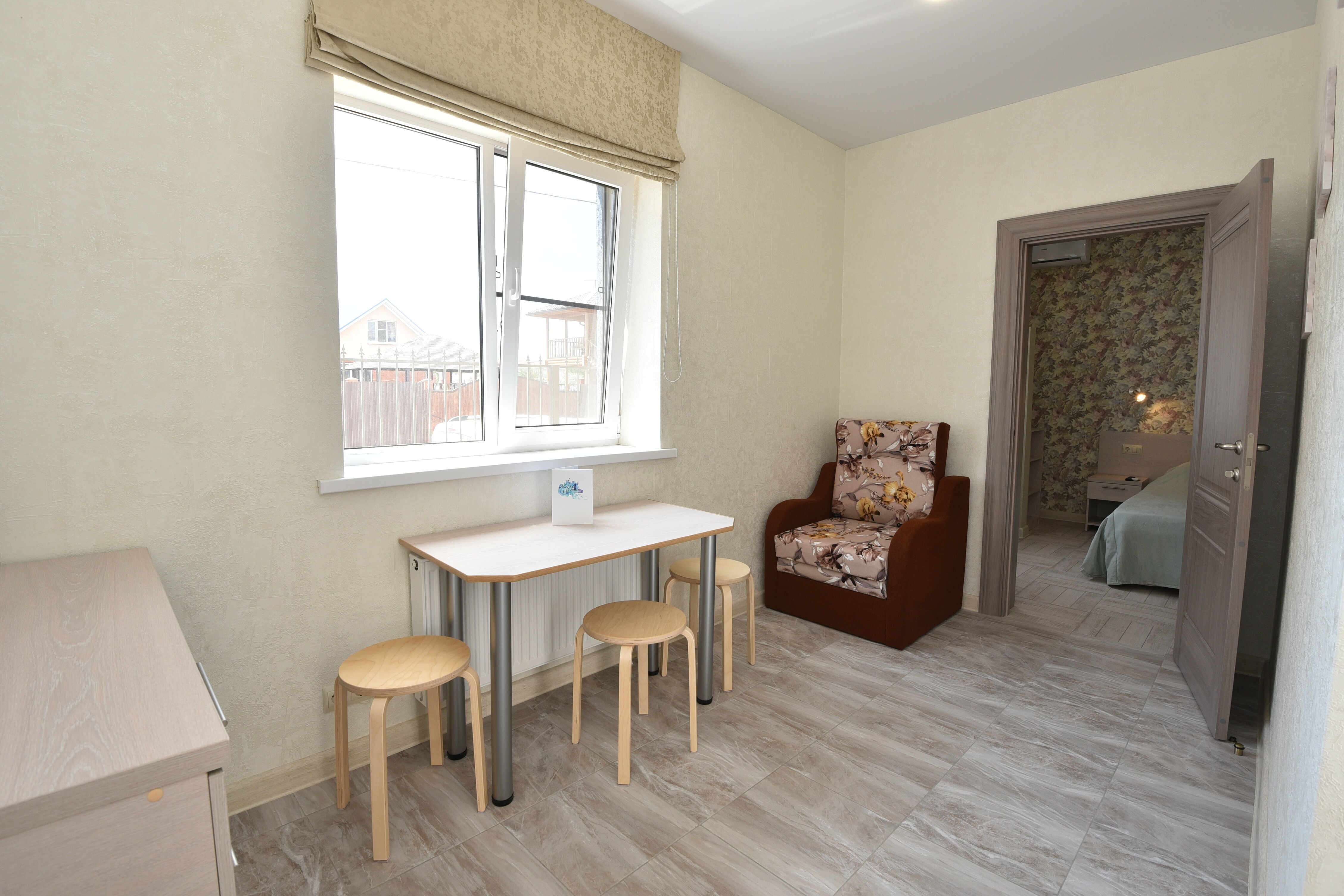 Трехместный двухкомнатный номер №1