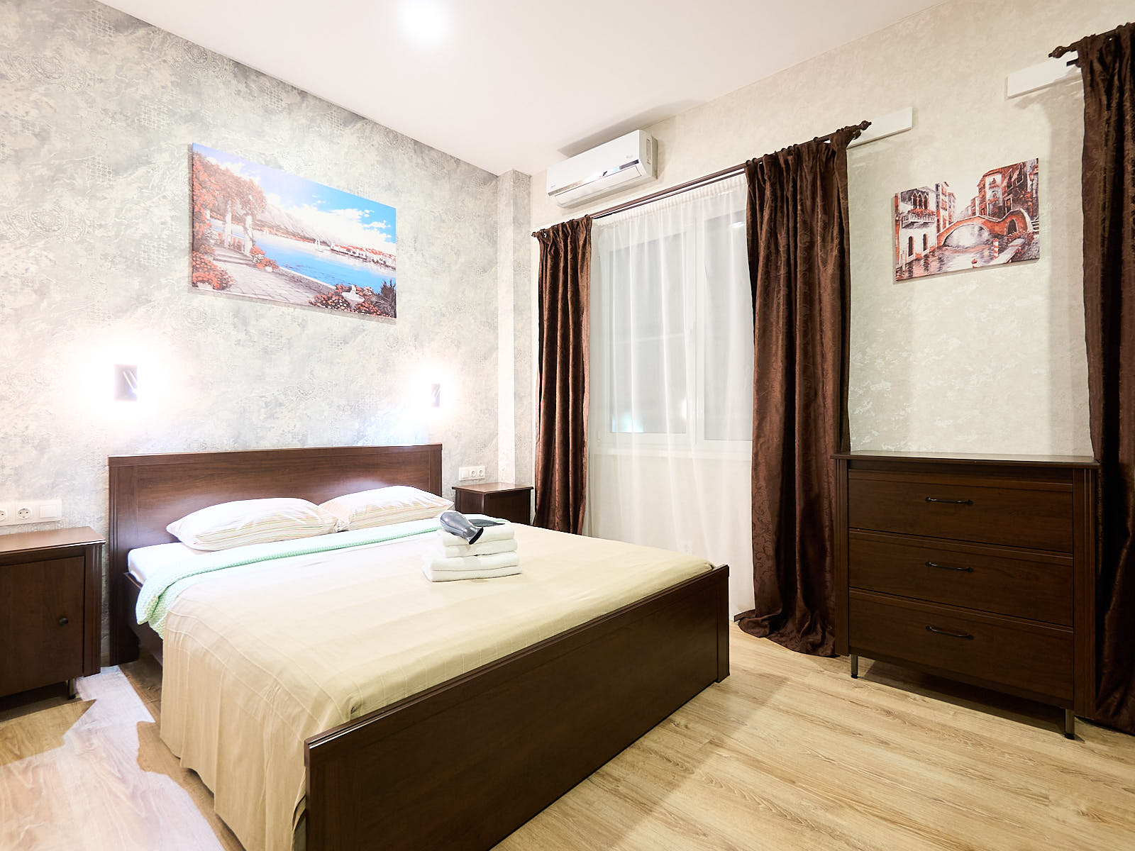 Двухместный номер с большой двуспальной кроватью СТАНДАРТ ПЛЮС