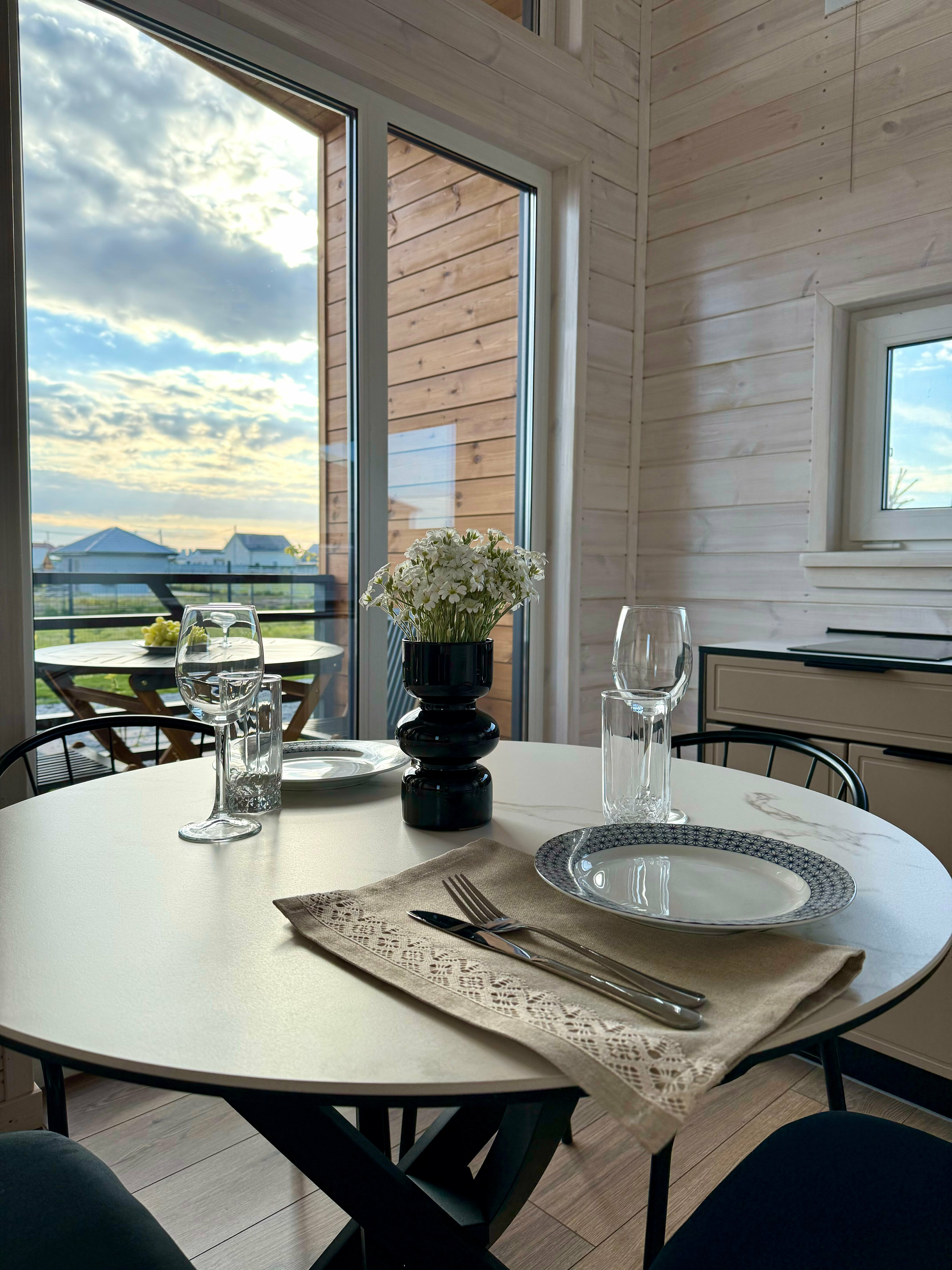 Дом с высокими потолками и антресолью