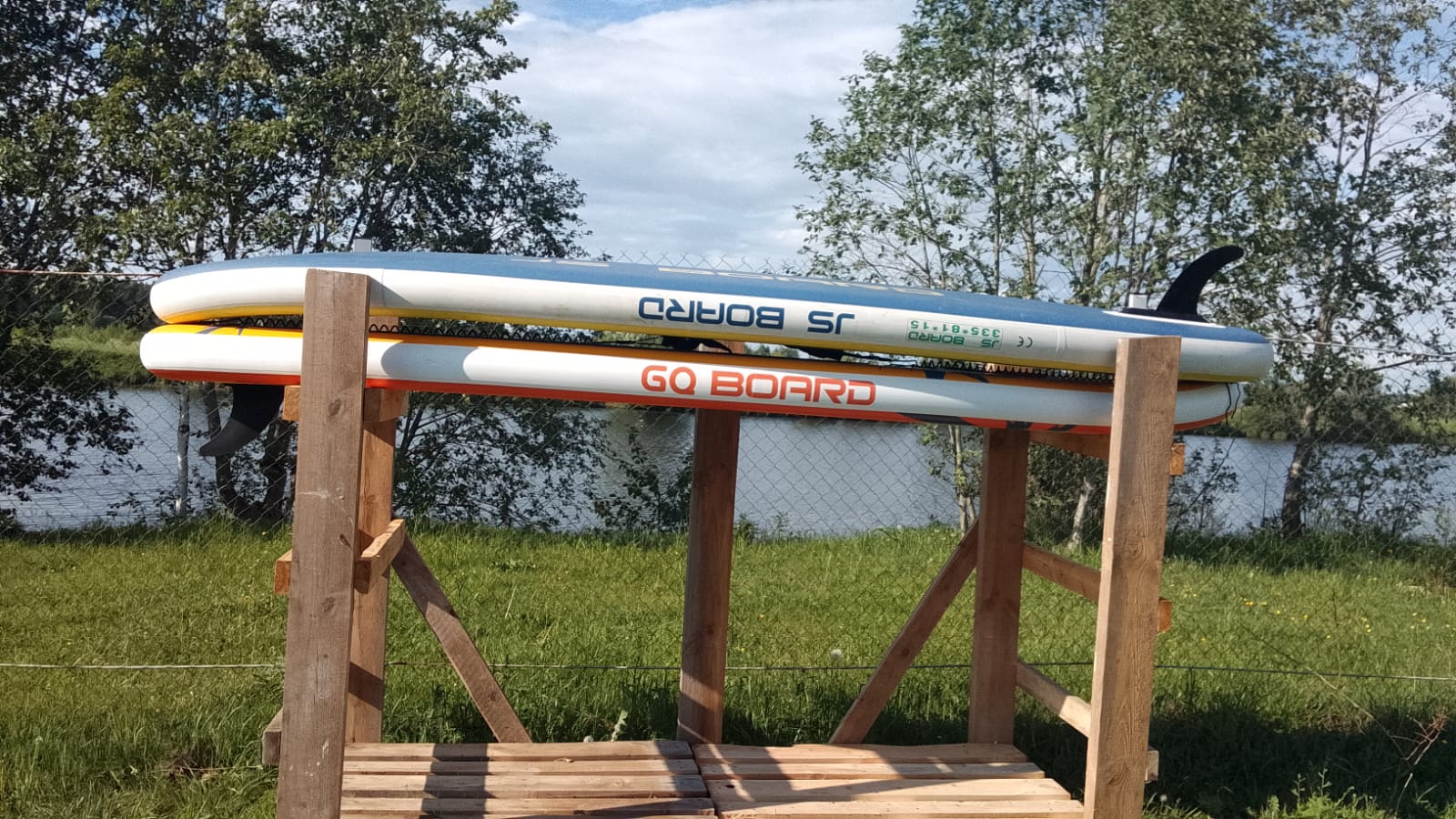 Дом с балконом