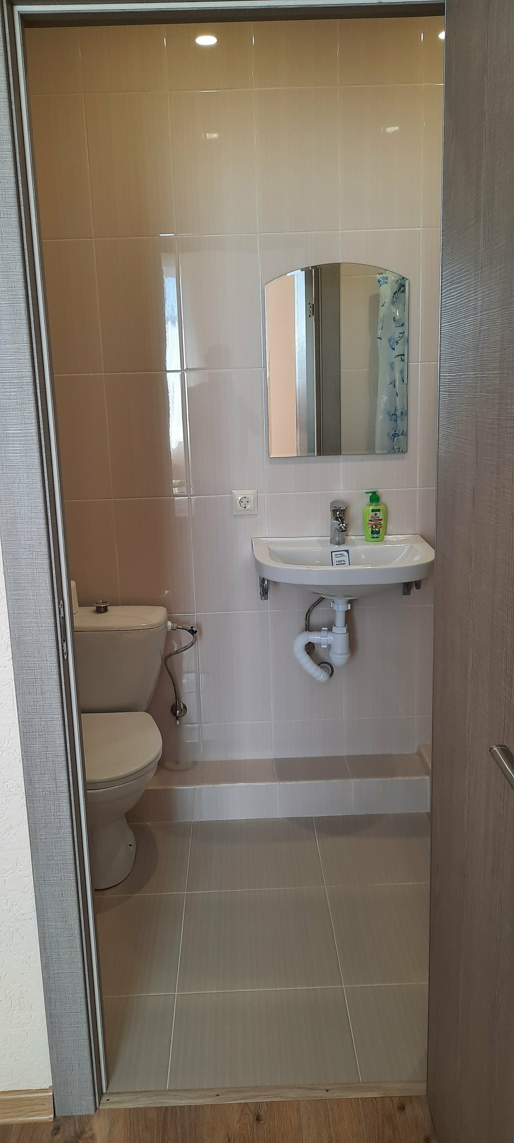 Трехместный номер «Комфорт» с душем