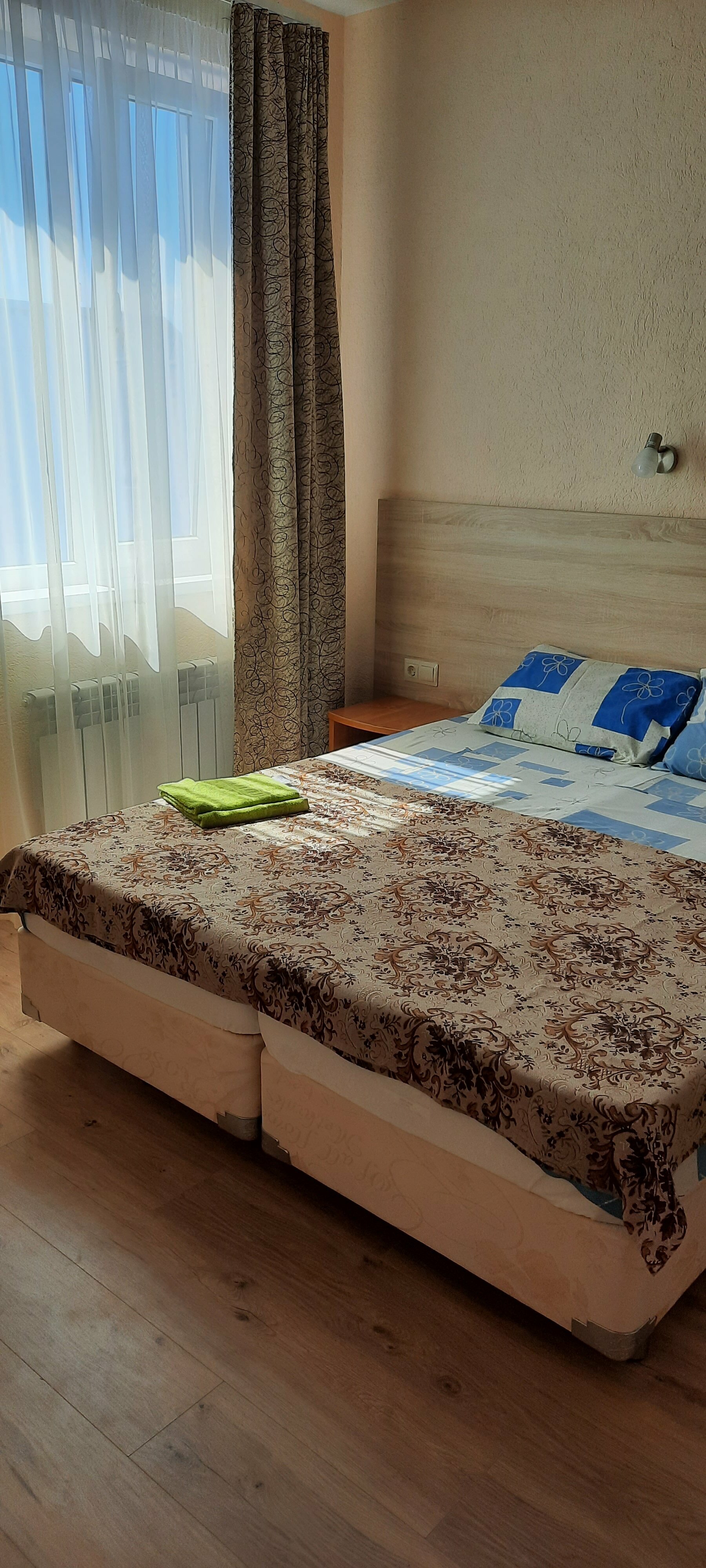 Трехместный номер «Комфорт» с душем