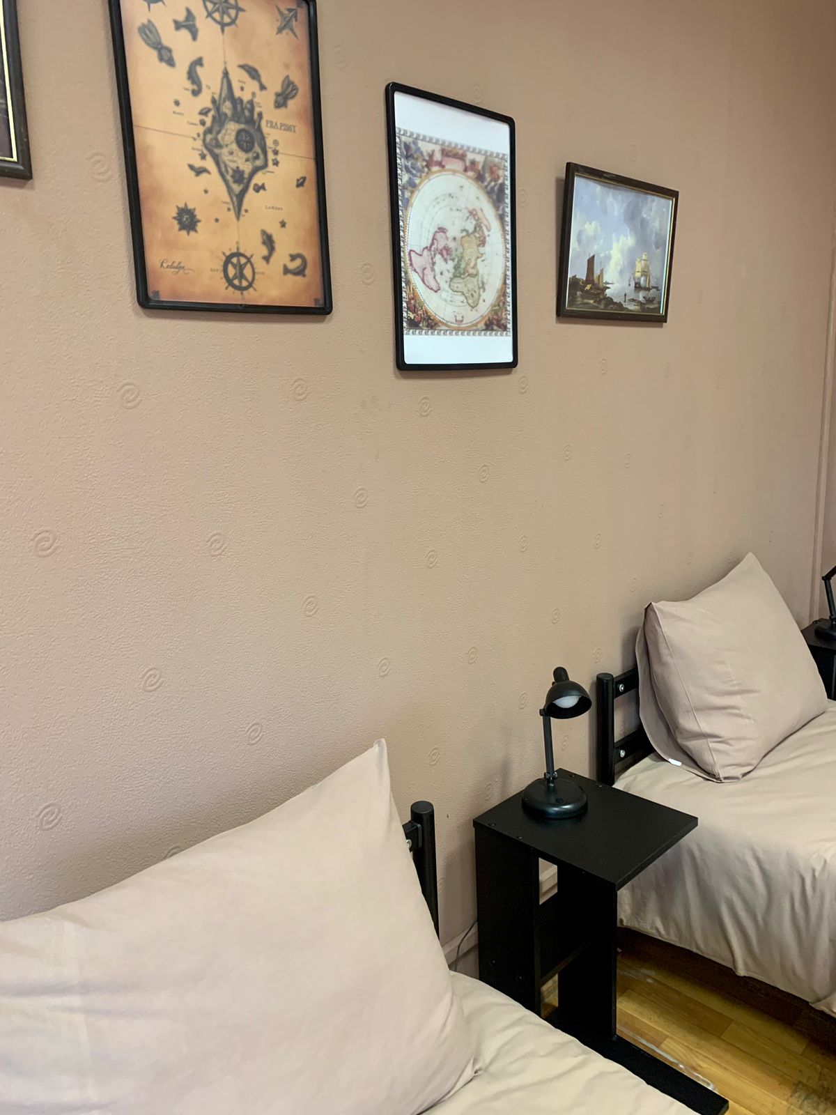 Четырехместный номер с ванной комнатой