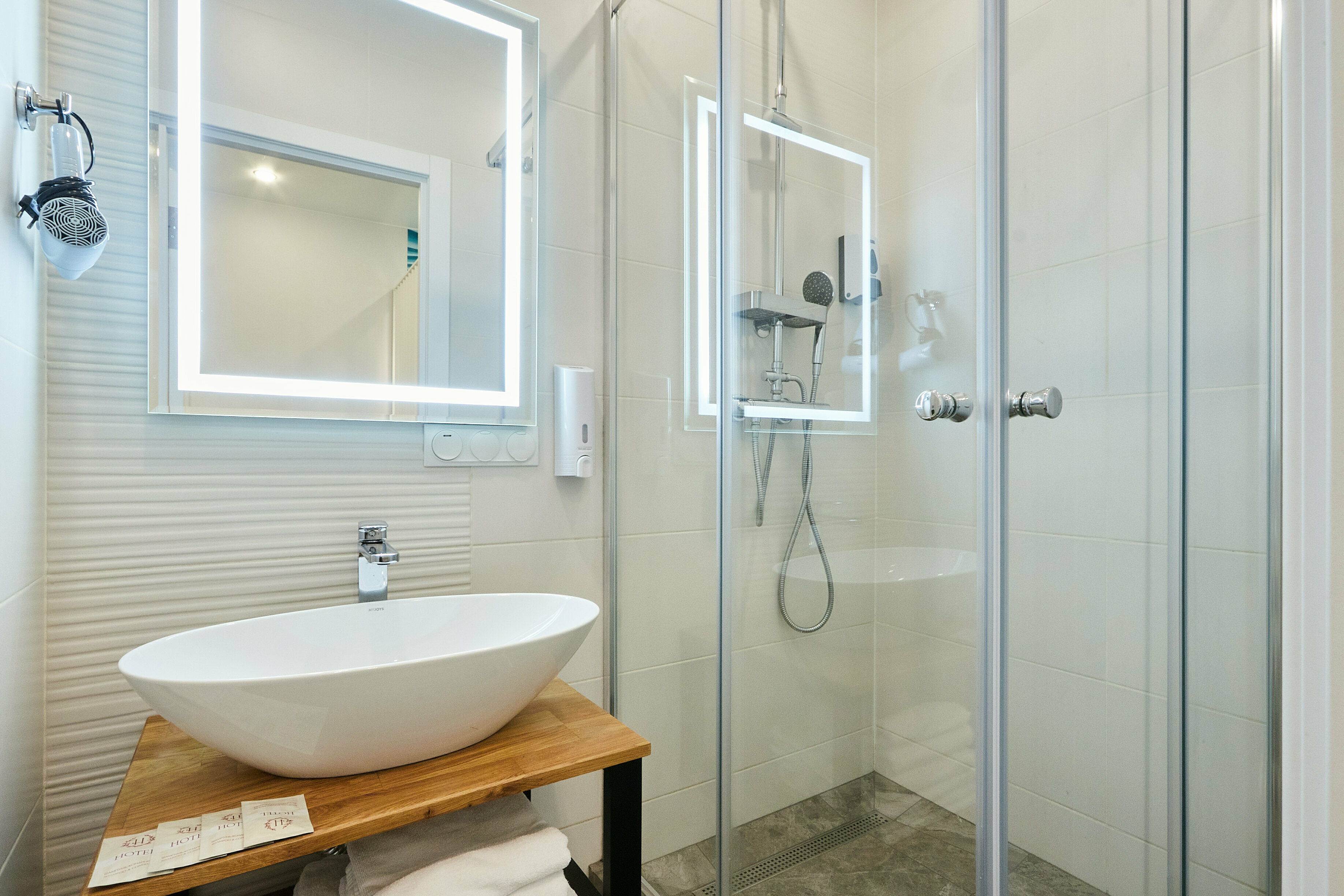 Улучшенный четырехместный номер