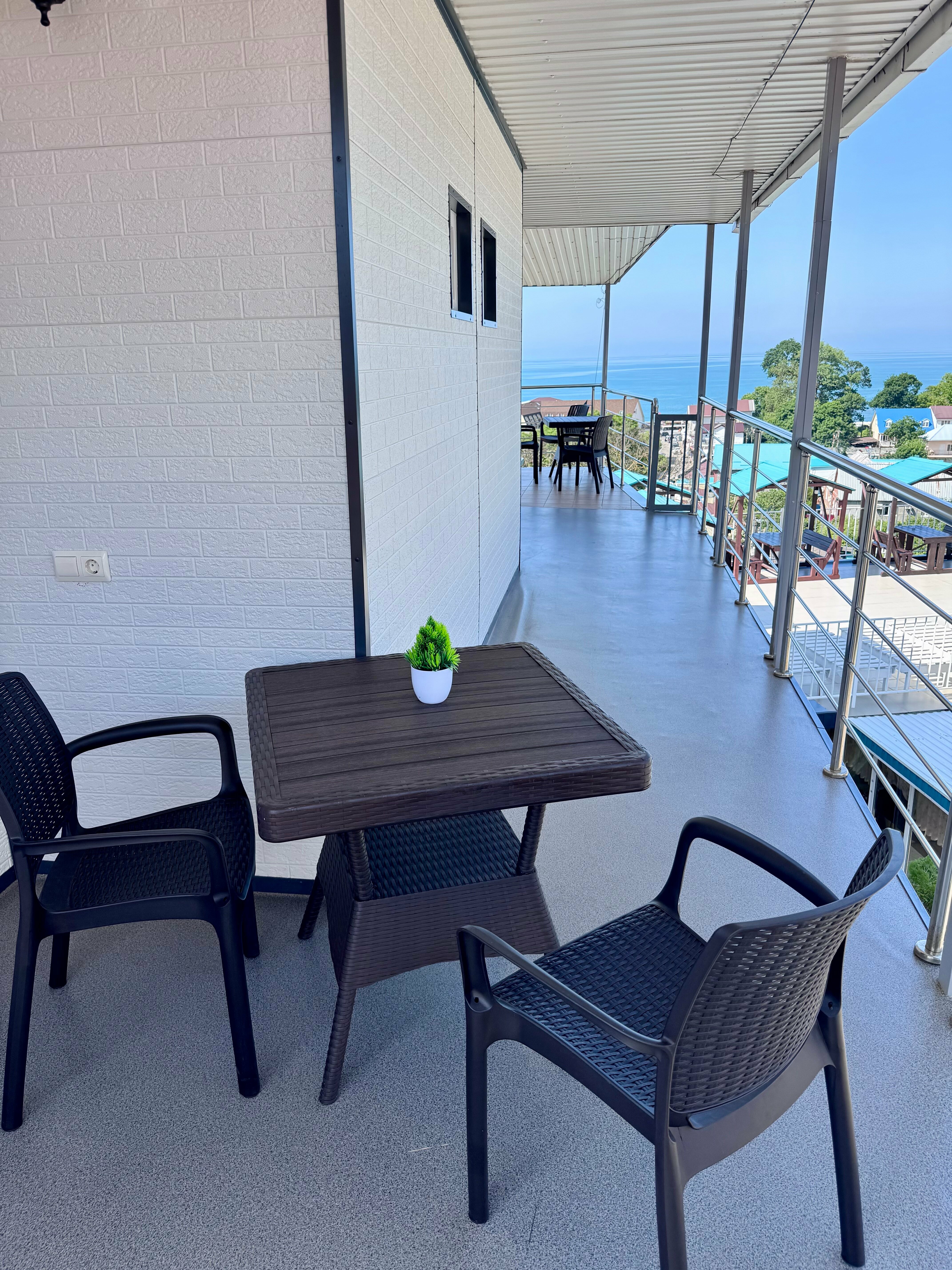 Трехместный номер с видом на море