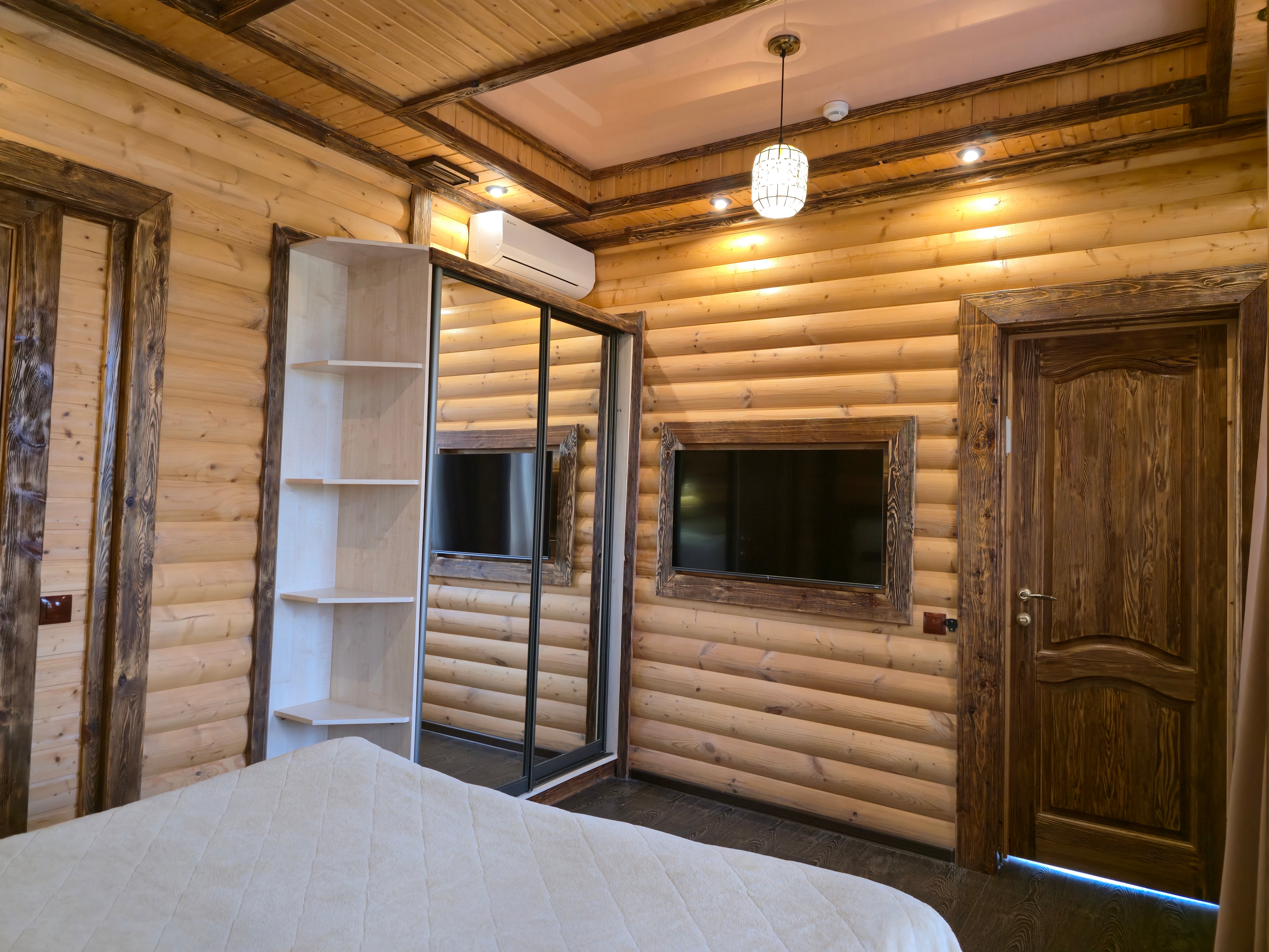 Люкс с кроватью размера «king-size» и гидромассажной ванной