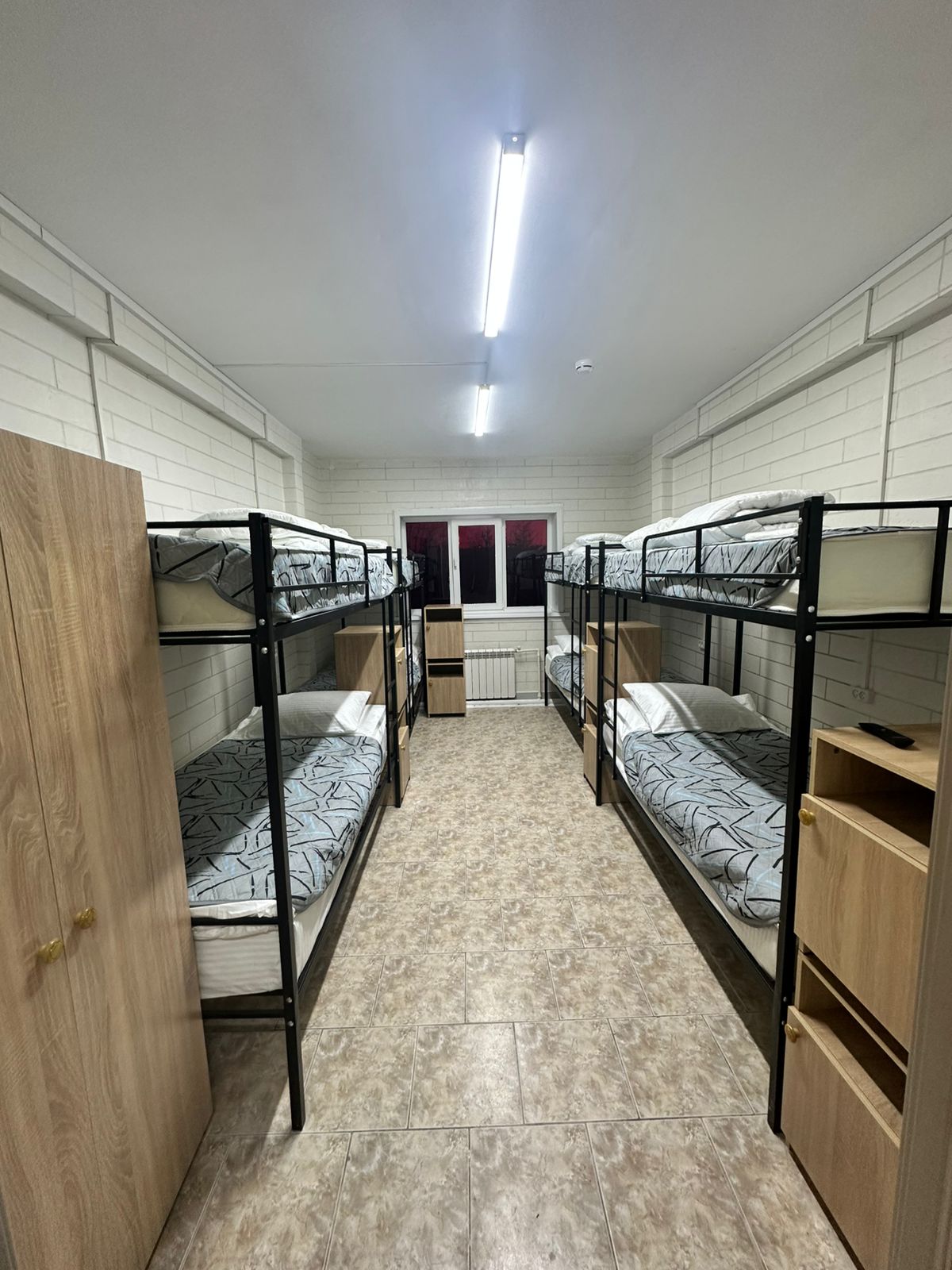 Кровать в общем 6-местном номере