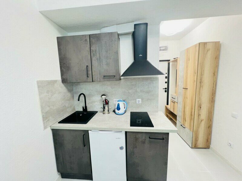 Студия с бассейном на территории