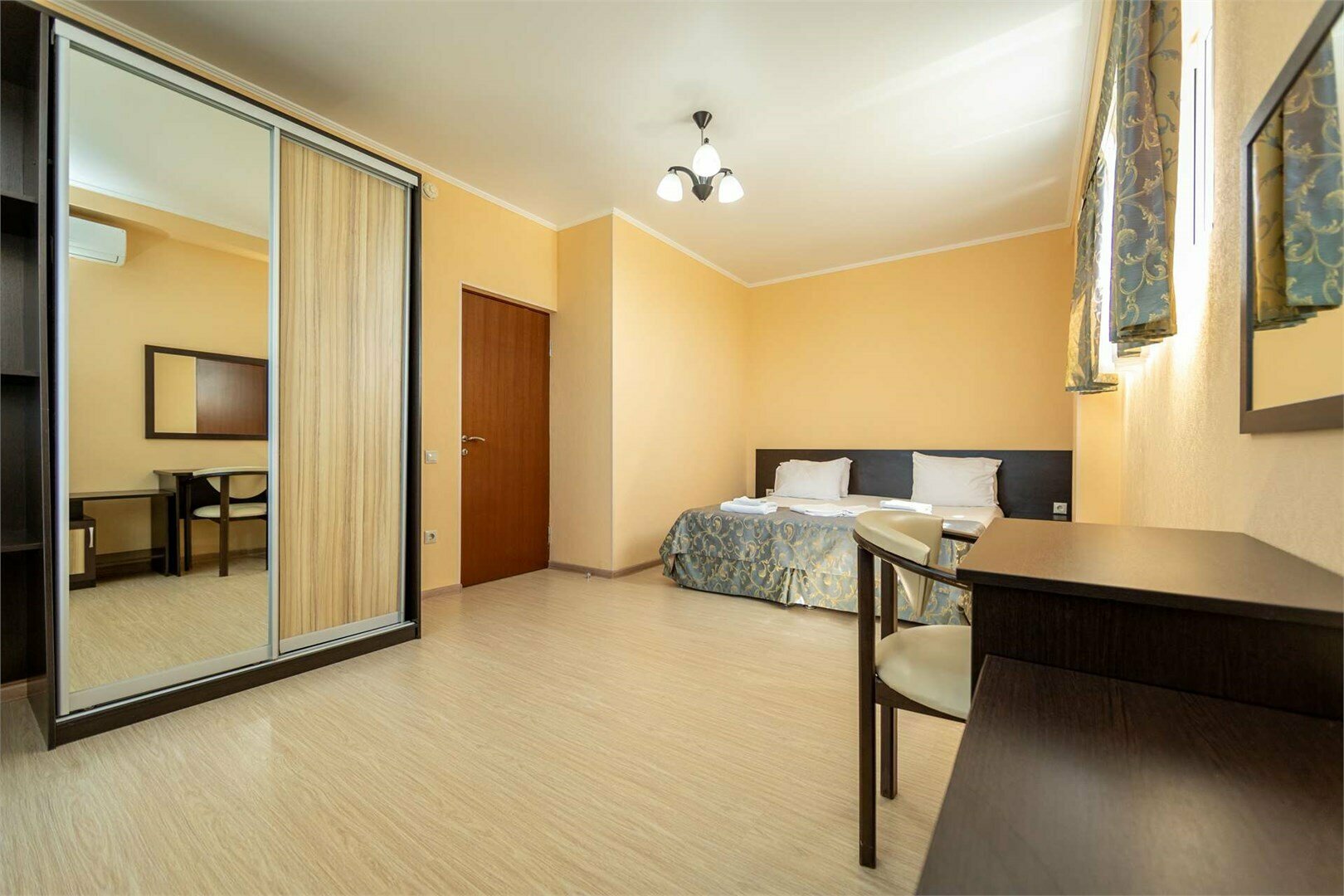 Семейный 2-х комнатный с балконом