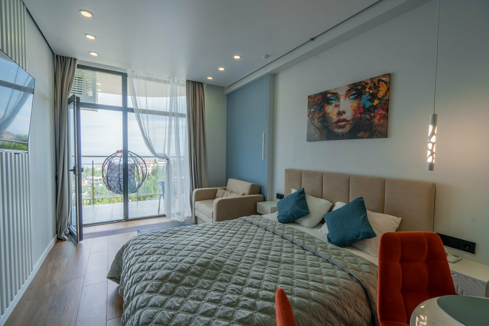 Дизайнерская студия LS-LUX-ONLY YOU только ты в Алуште - вид на море с 4 этажа