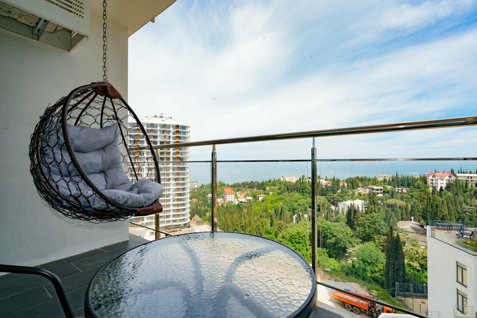 Дизайнерская студия LS-LUX-ONLY YOU только ты в Алуште - вид на море с 4 этажа