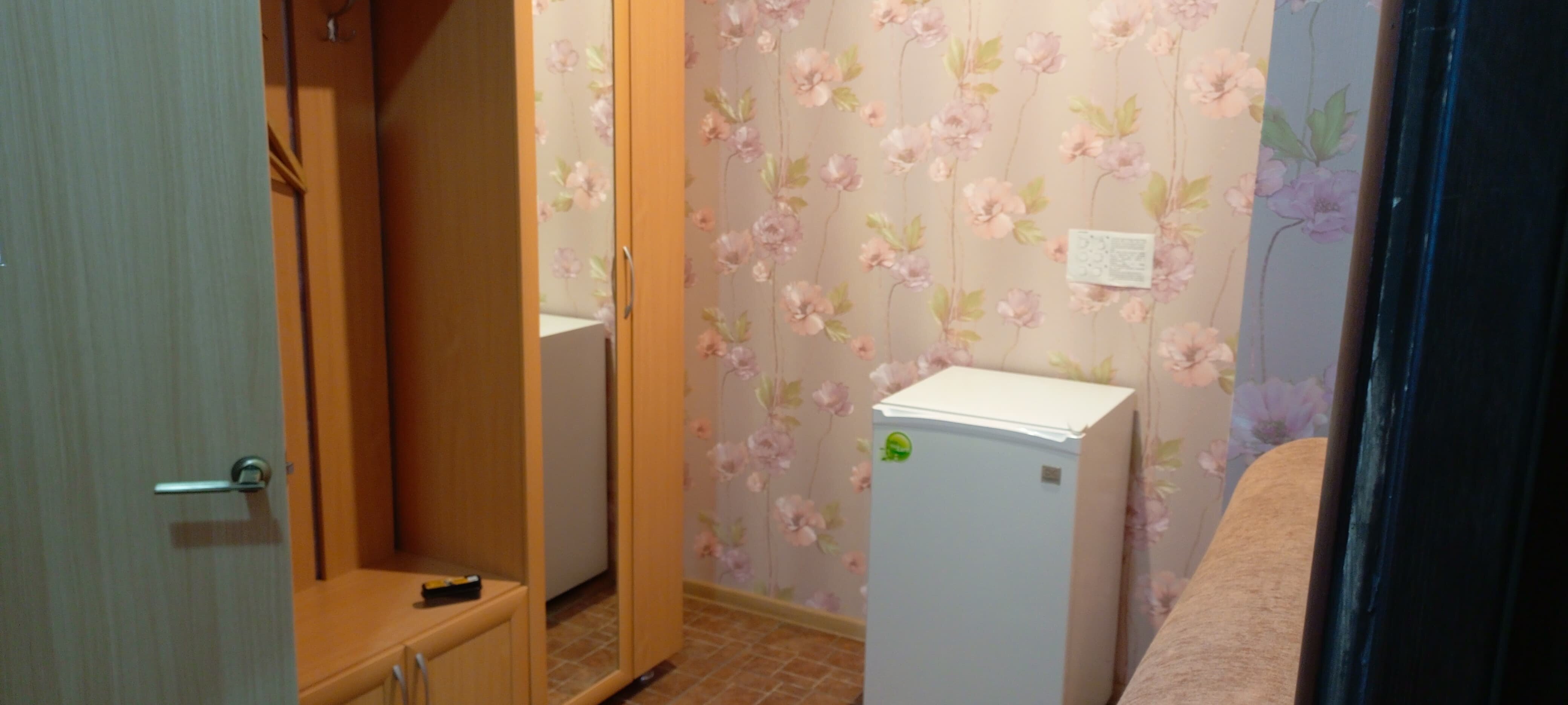 Трехместный номер «Комфорт» с душем