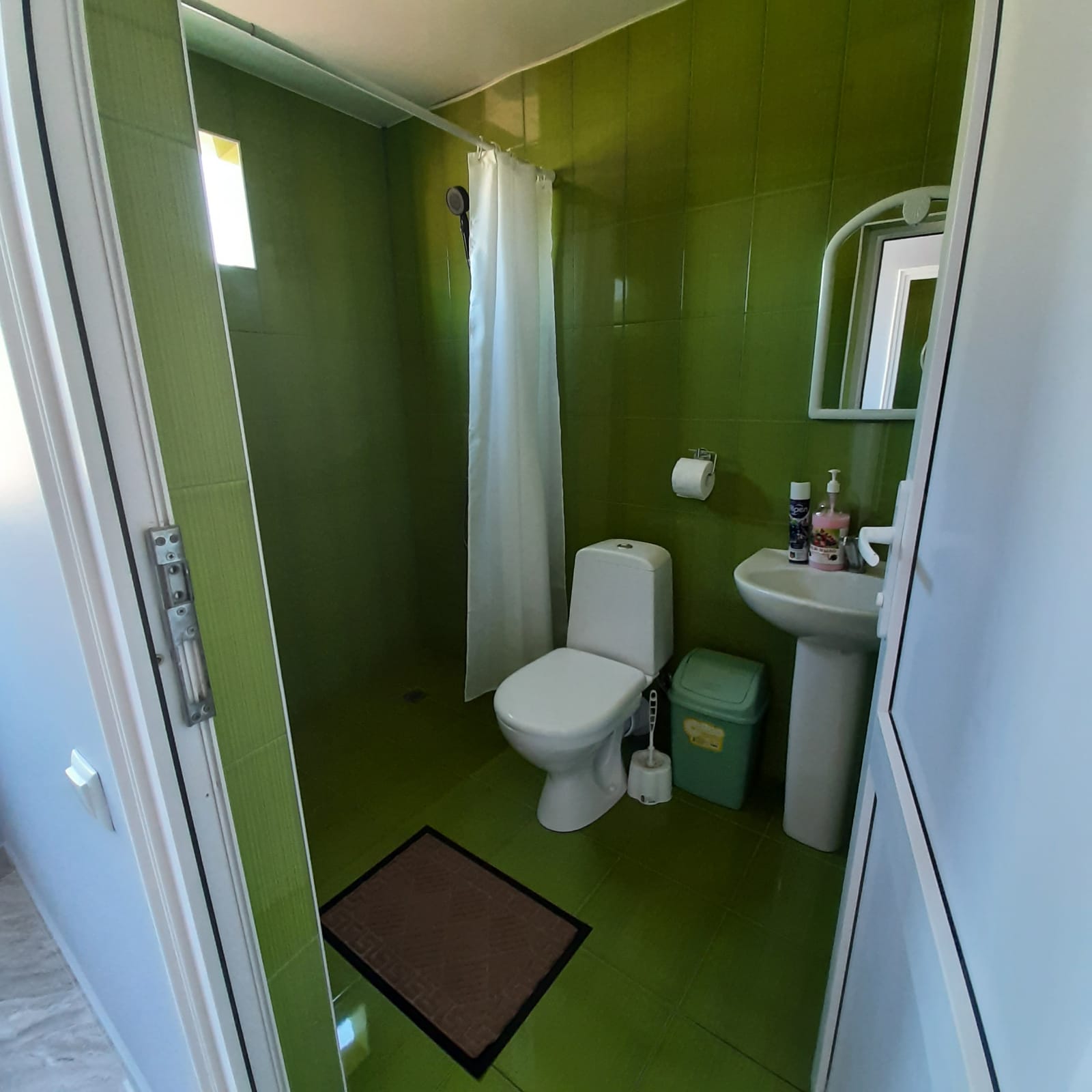 Трехместный номер с общим туалетом