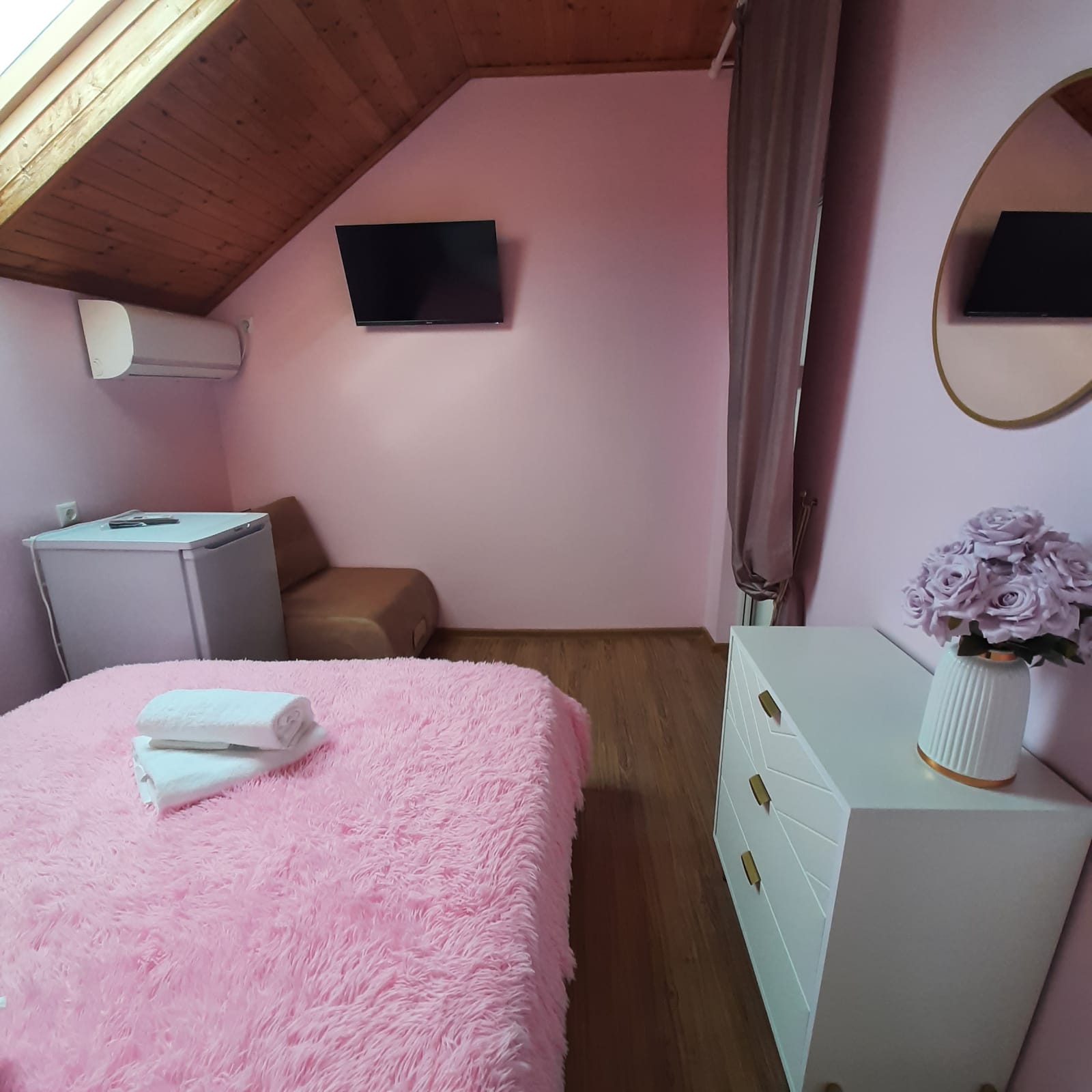 Трехместный номер с общим туалетом