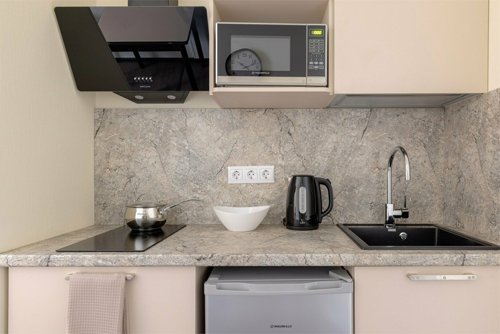 НОВЫЕ Двухкомнатные апартаменты с видом во внутренний дворик открытие 01.05.25