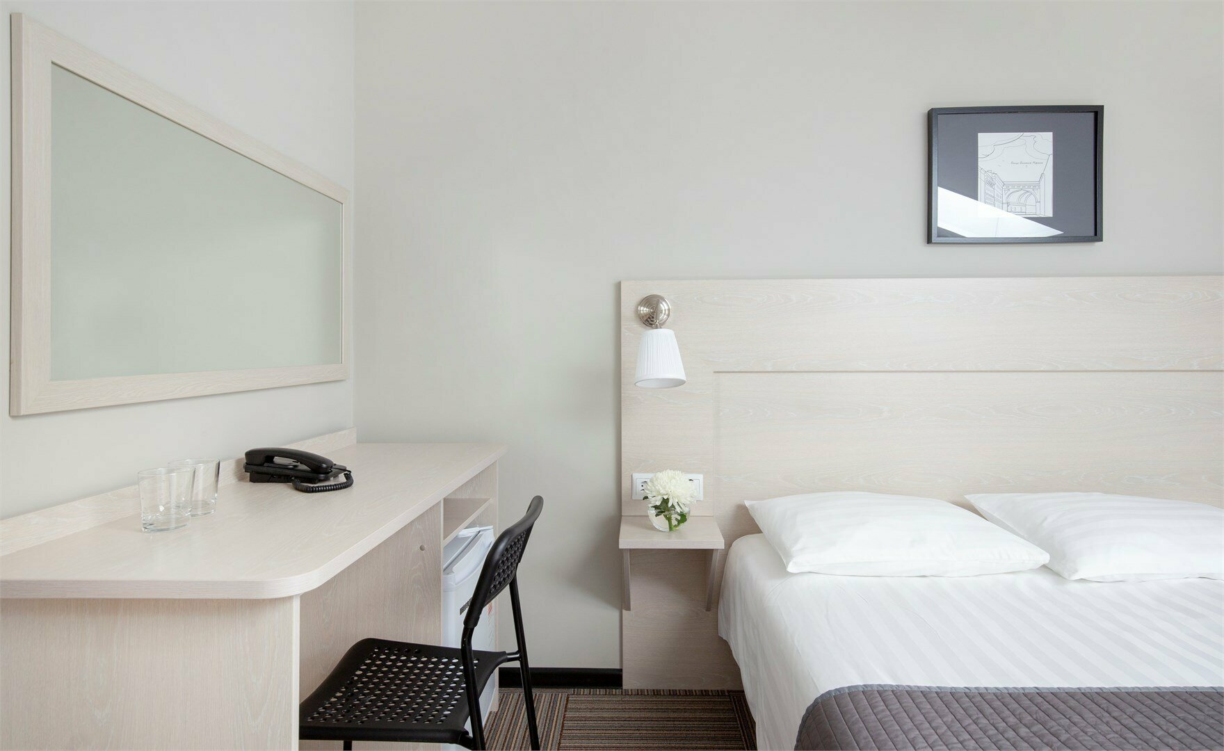 Комната эконом с широкой кроватью